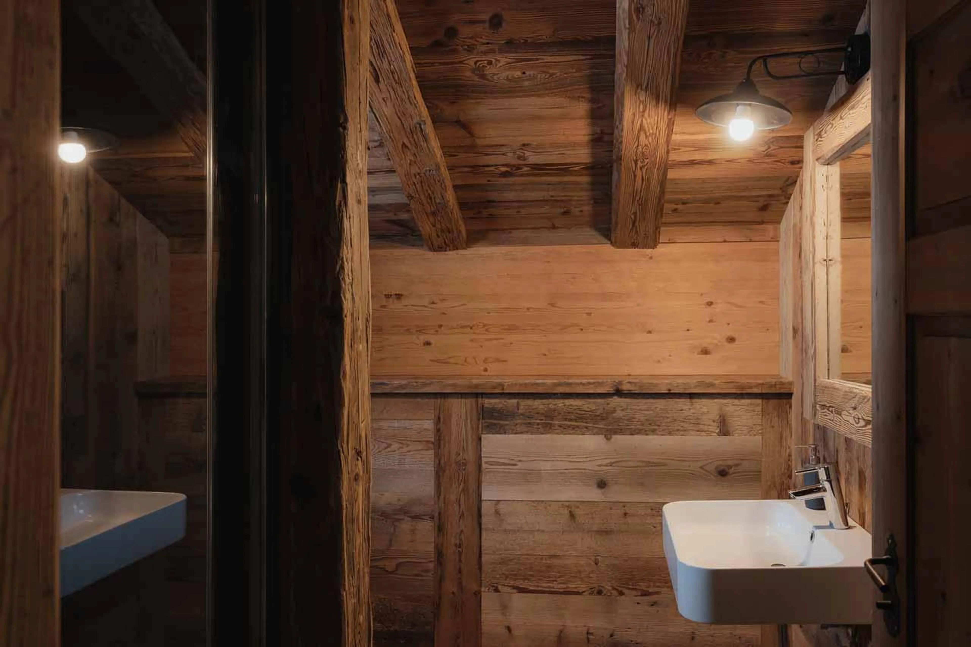Shower room at Casa Tra Cime in Arabba