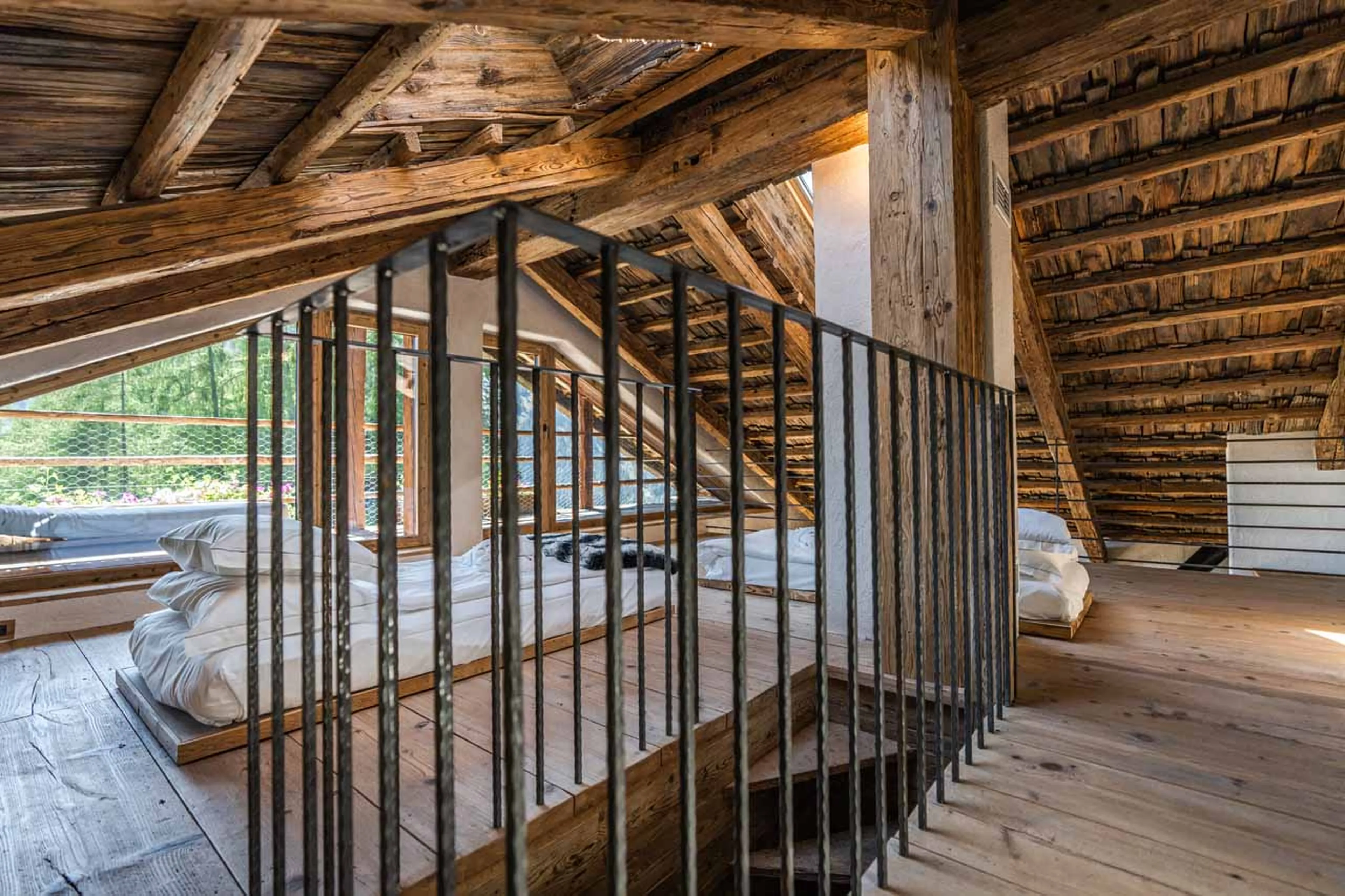 Mezzanine bedroom at Cesa del Louf in Arabba