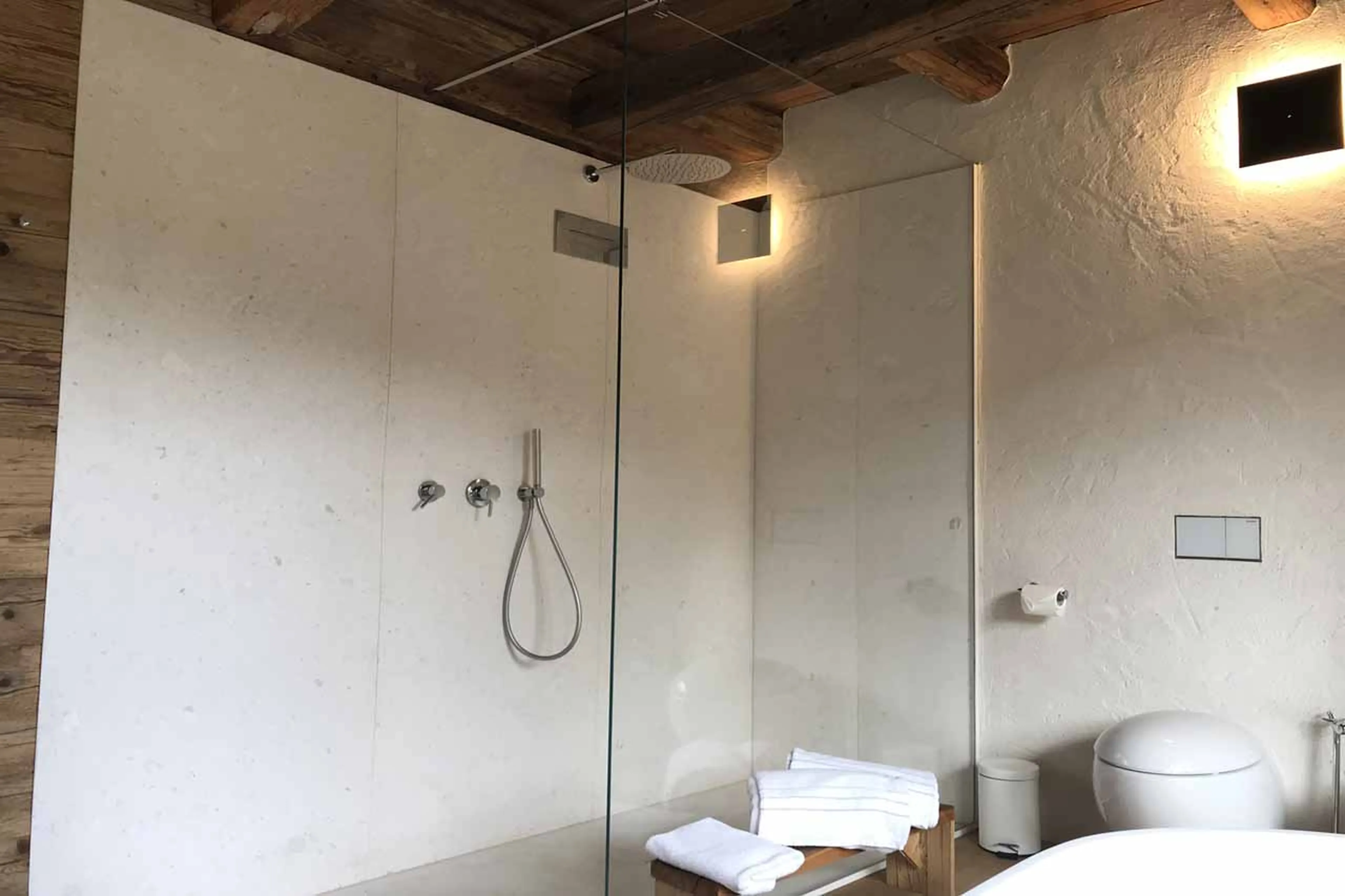 Shower at Cesa del Louf in Arabba