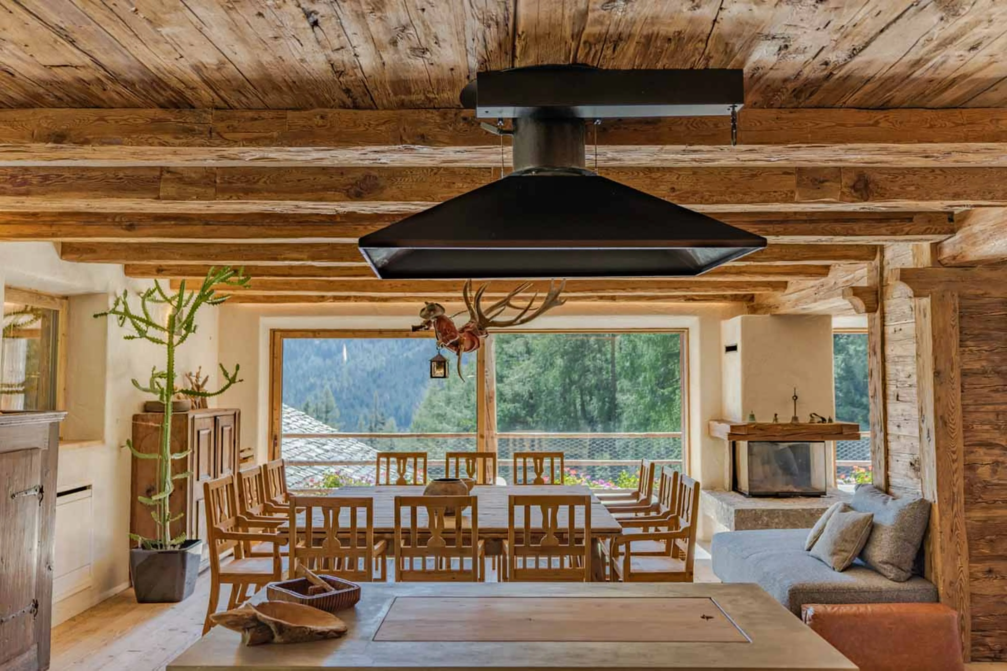 Dining area at Cesa del Louf in Arabba