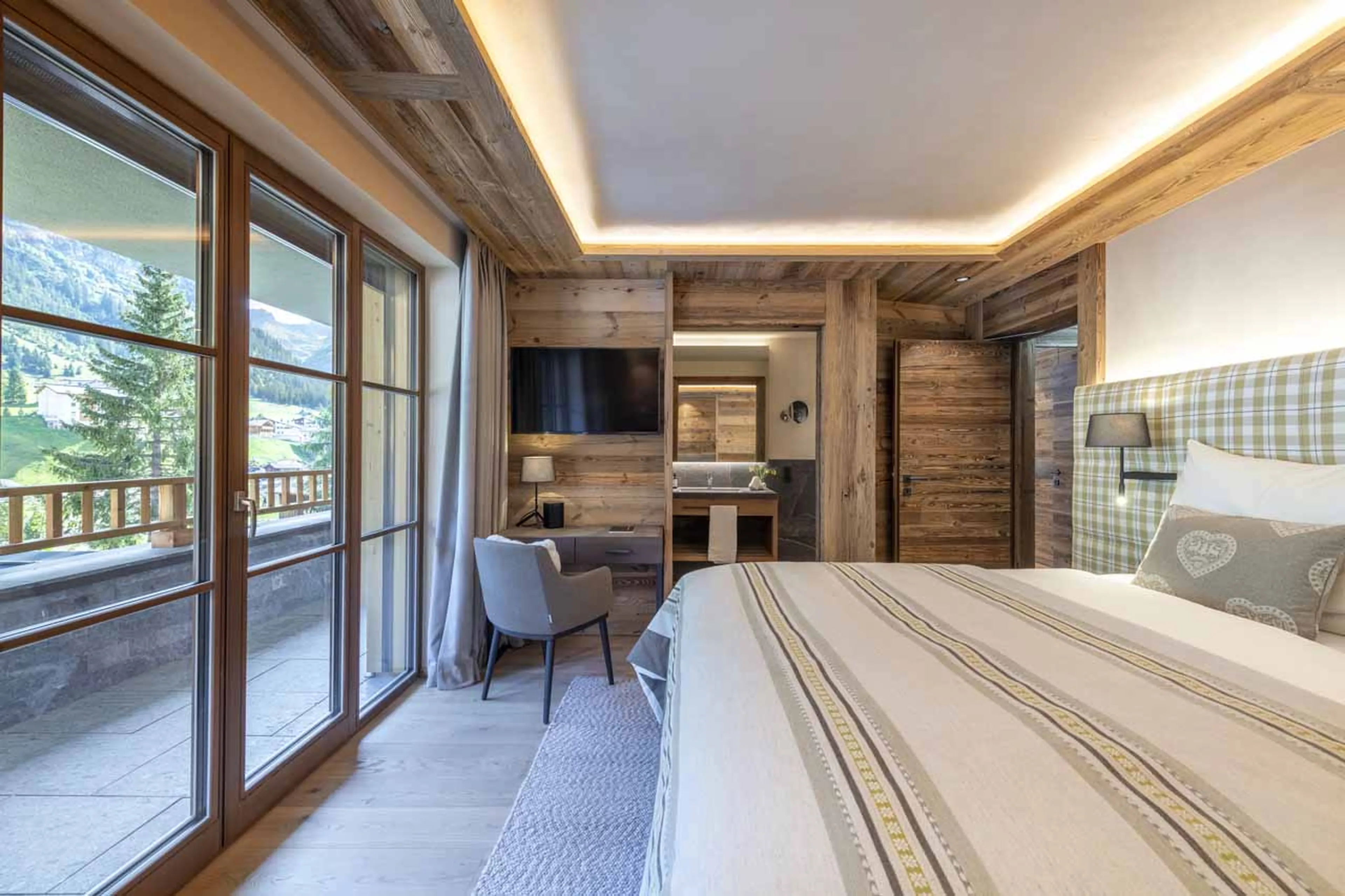 Access to balcony at Chalech L in Lech