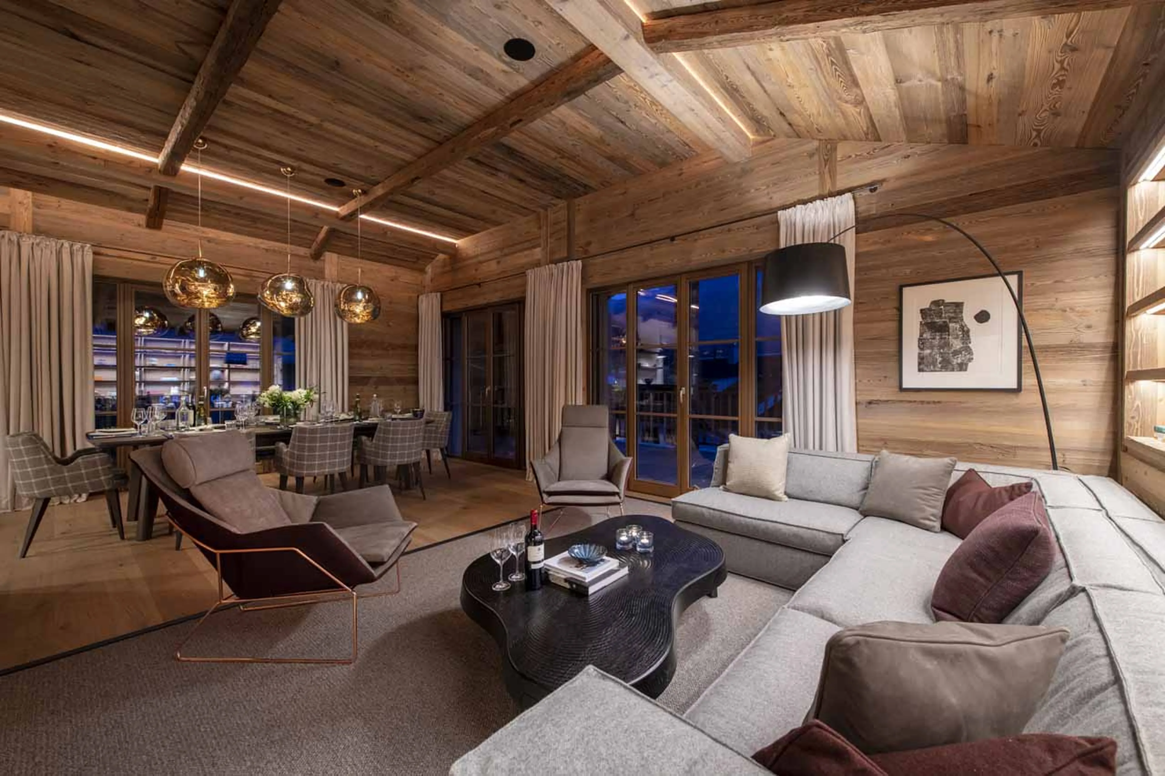 Living room with terrace access at Chalech L in Lech