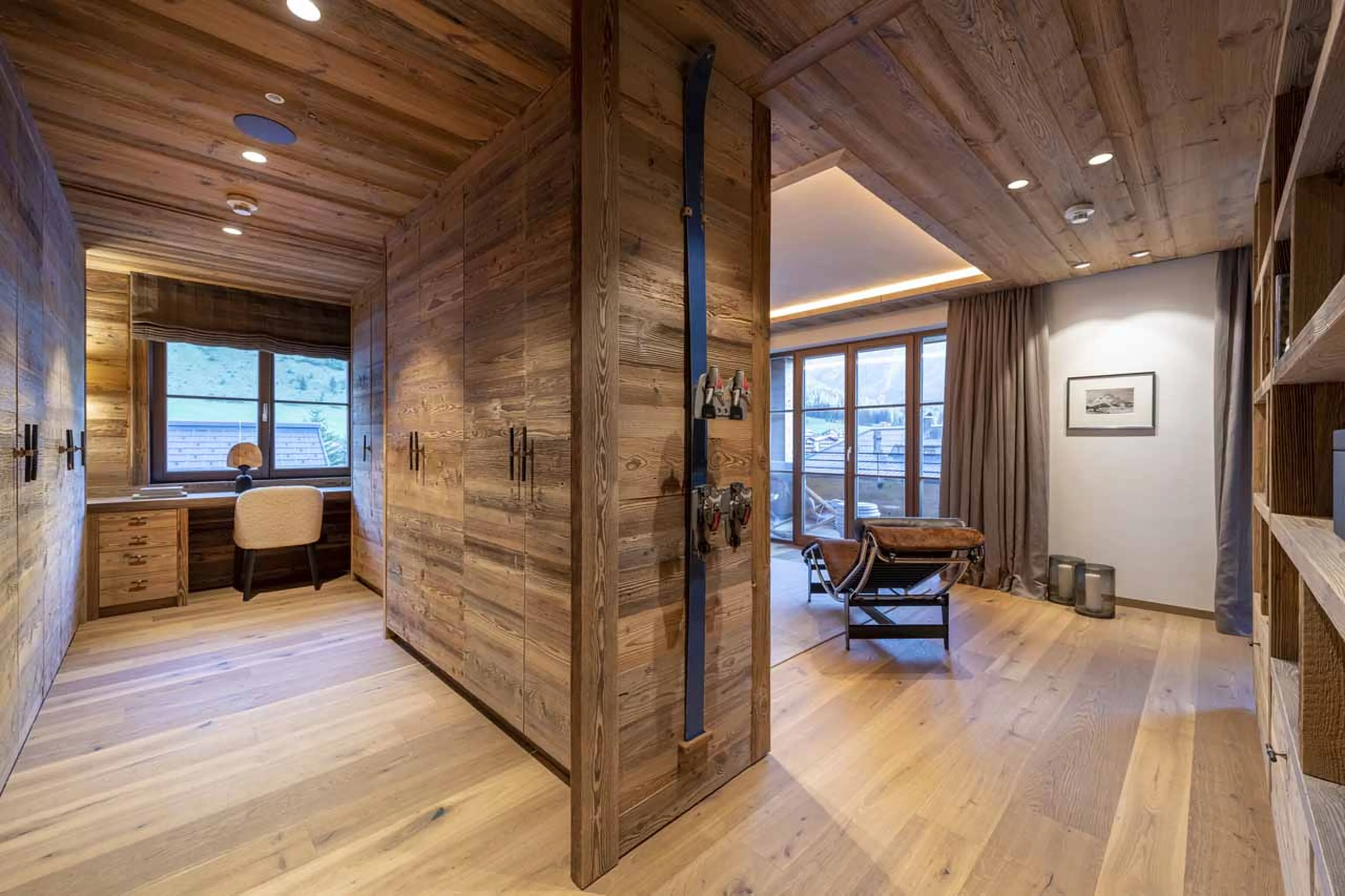 Walk-in wardrobe at Chalech S in Lech