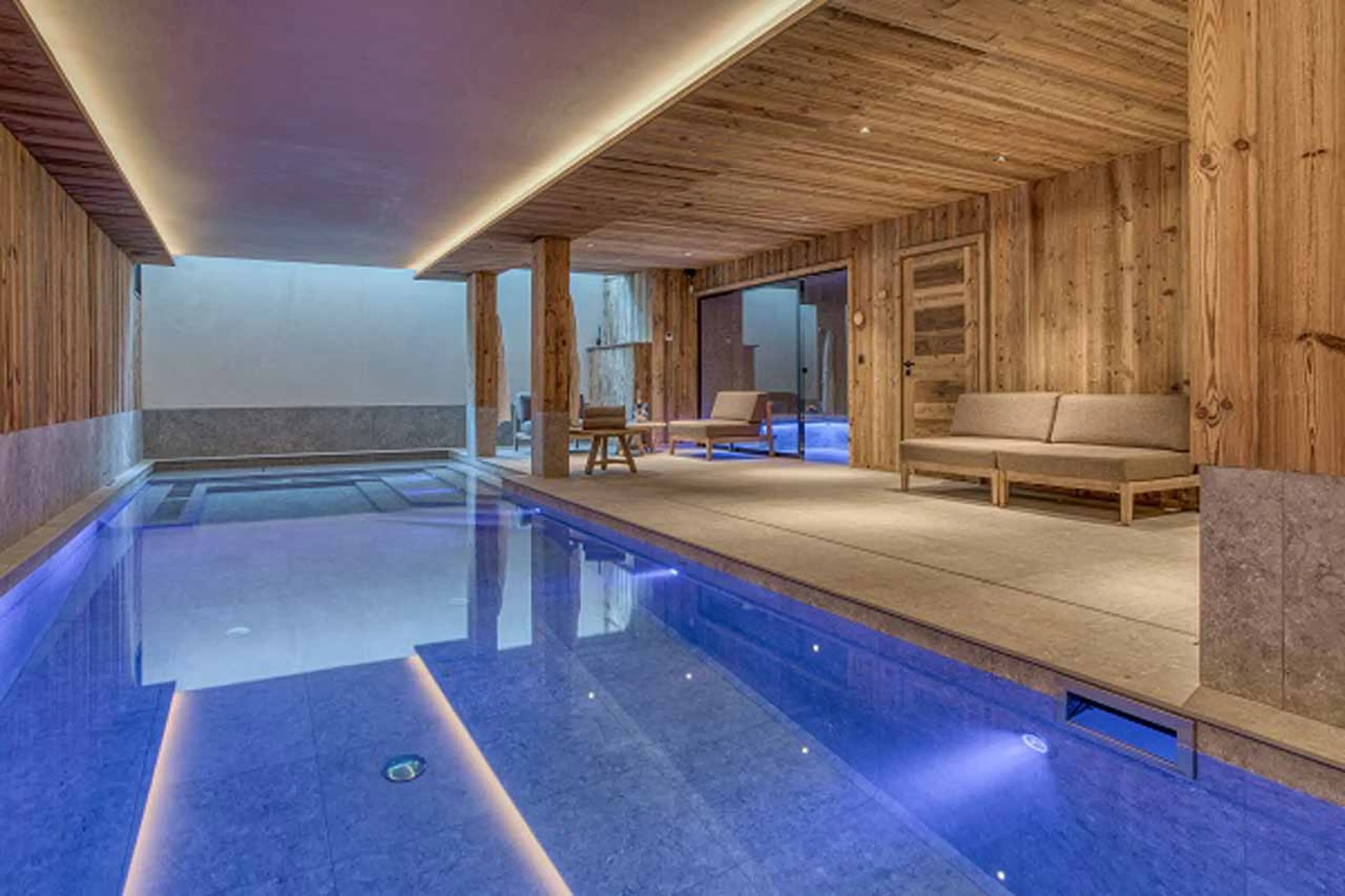Pool and jacuzzi at Chalet 141 in Megeve
