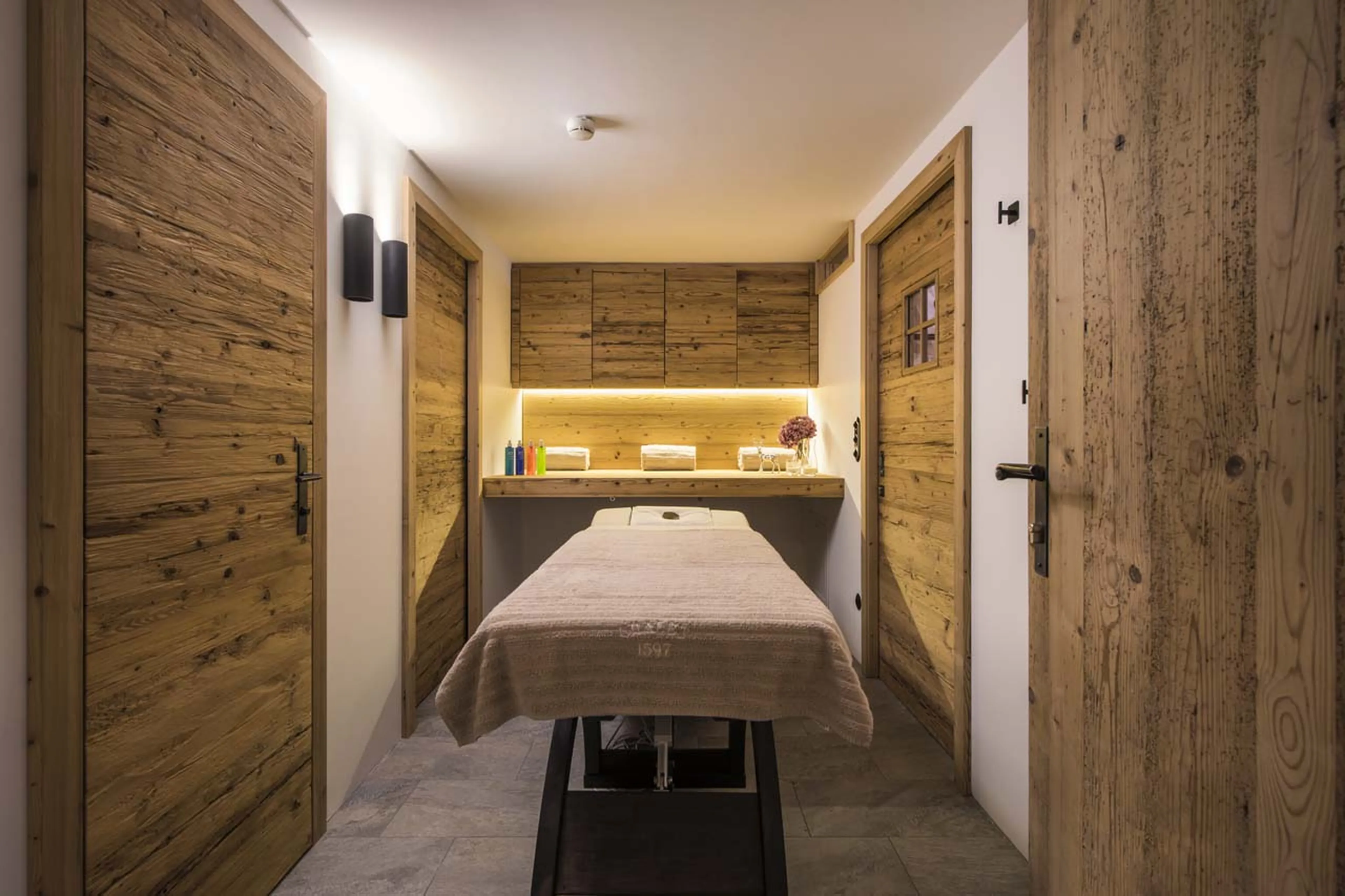 Enjoy a massage in Chalet 1597 while you watch the sunset in Lech