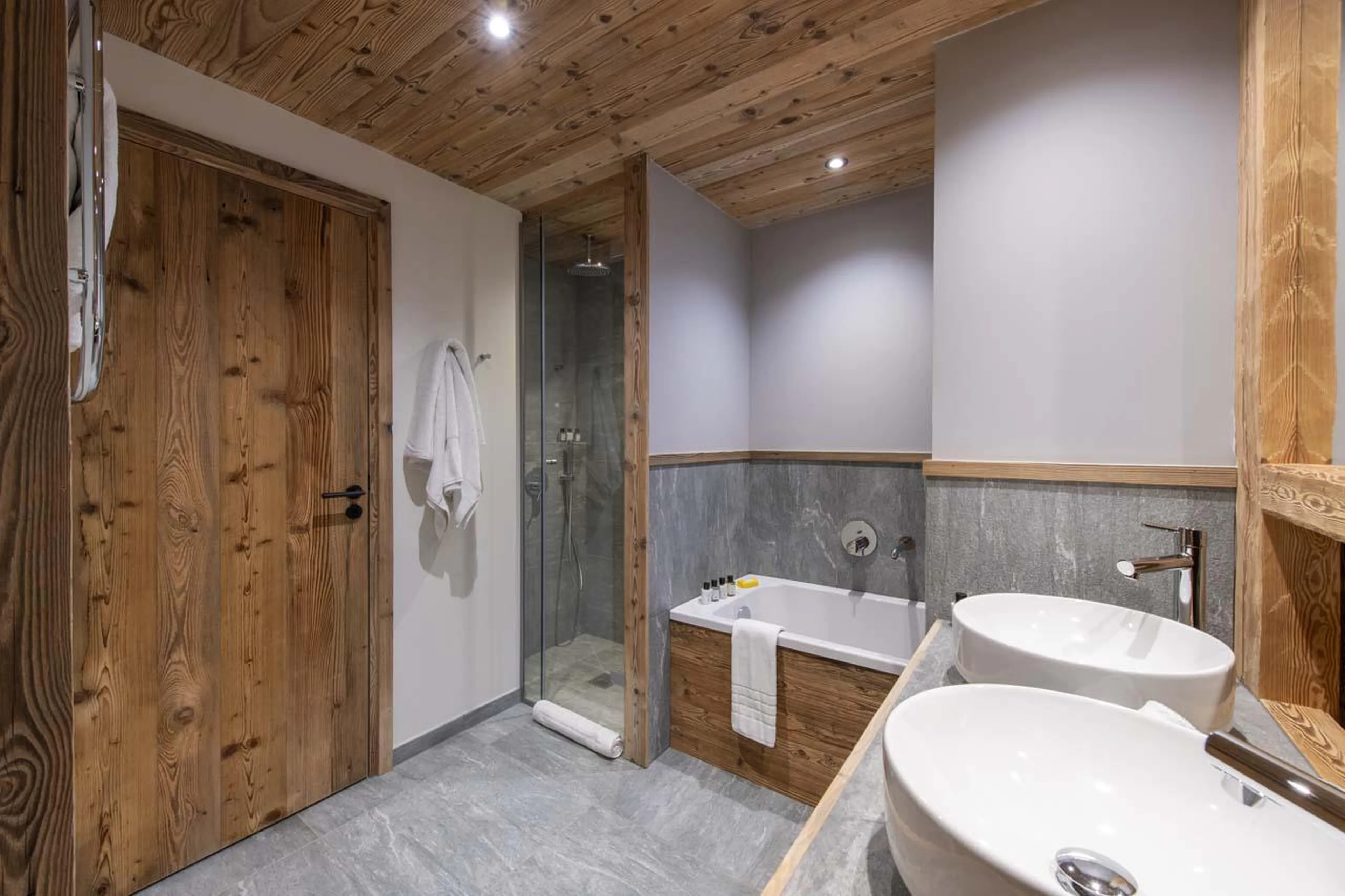 Modern en-suite bathroom at Chalet 1850 in Val d'Isere
