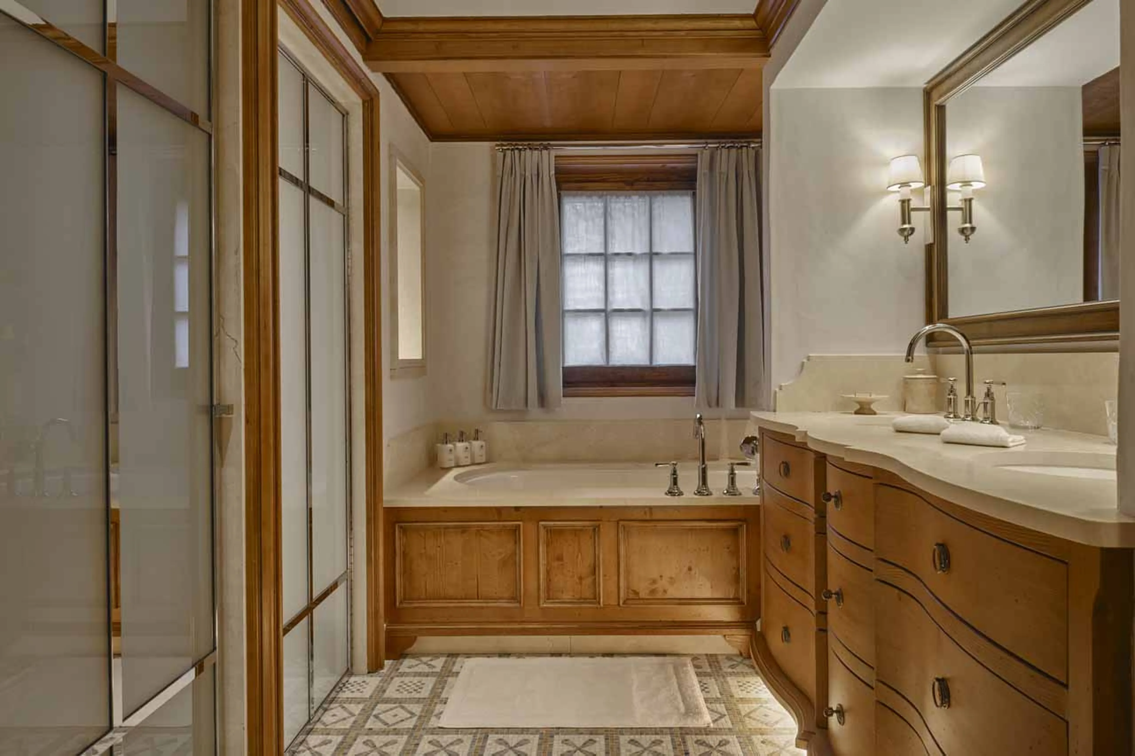 Bathroom four at Chalet Airelles 1946 in Courchevel 1850