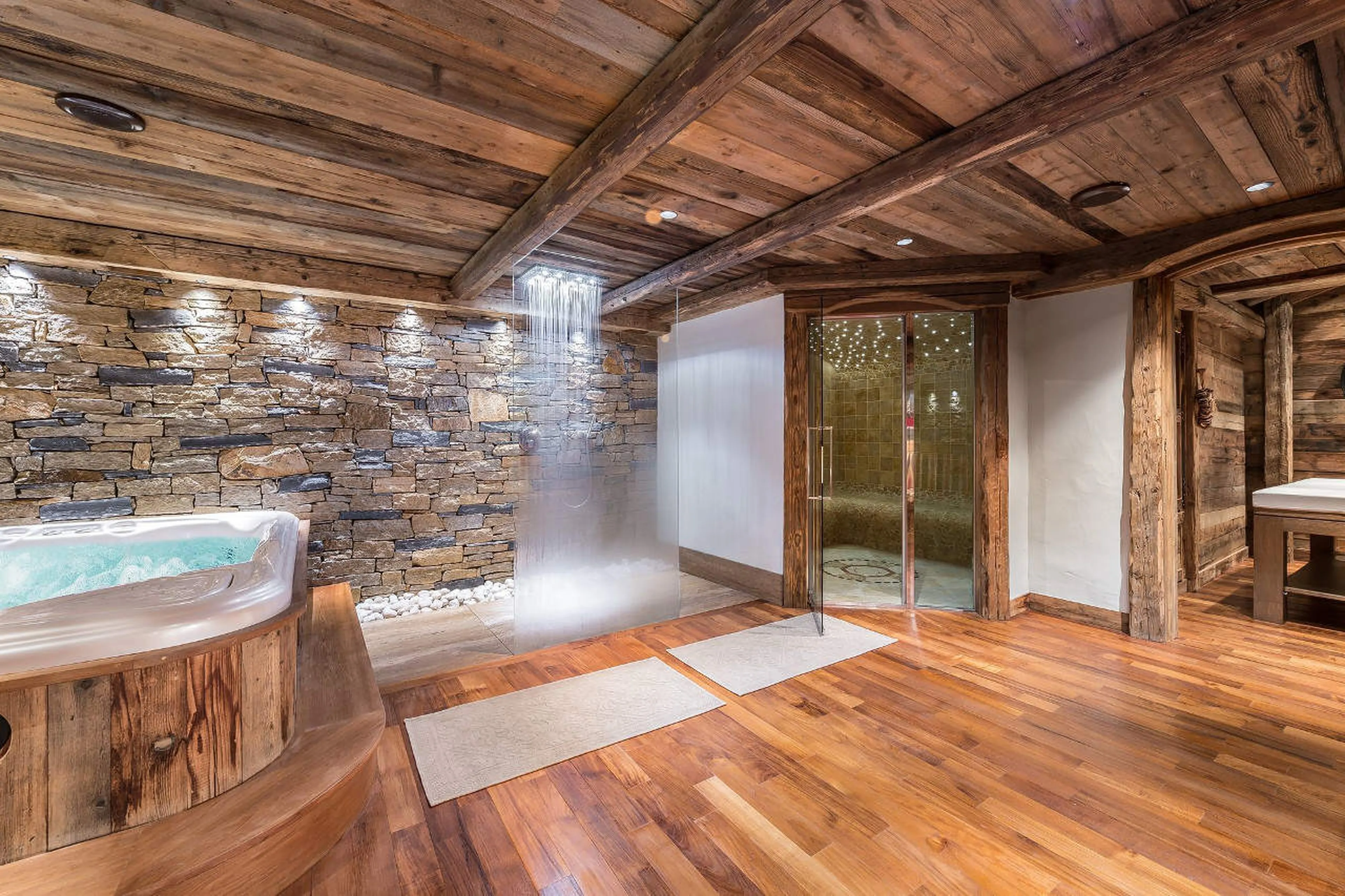 Jacuzzi in spa area of Chalet 3 Soeurs in Courchevel 1850