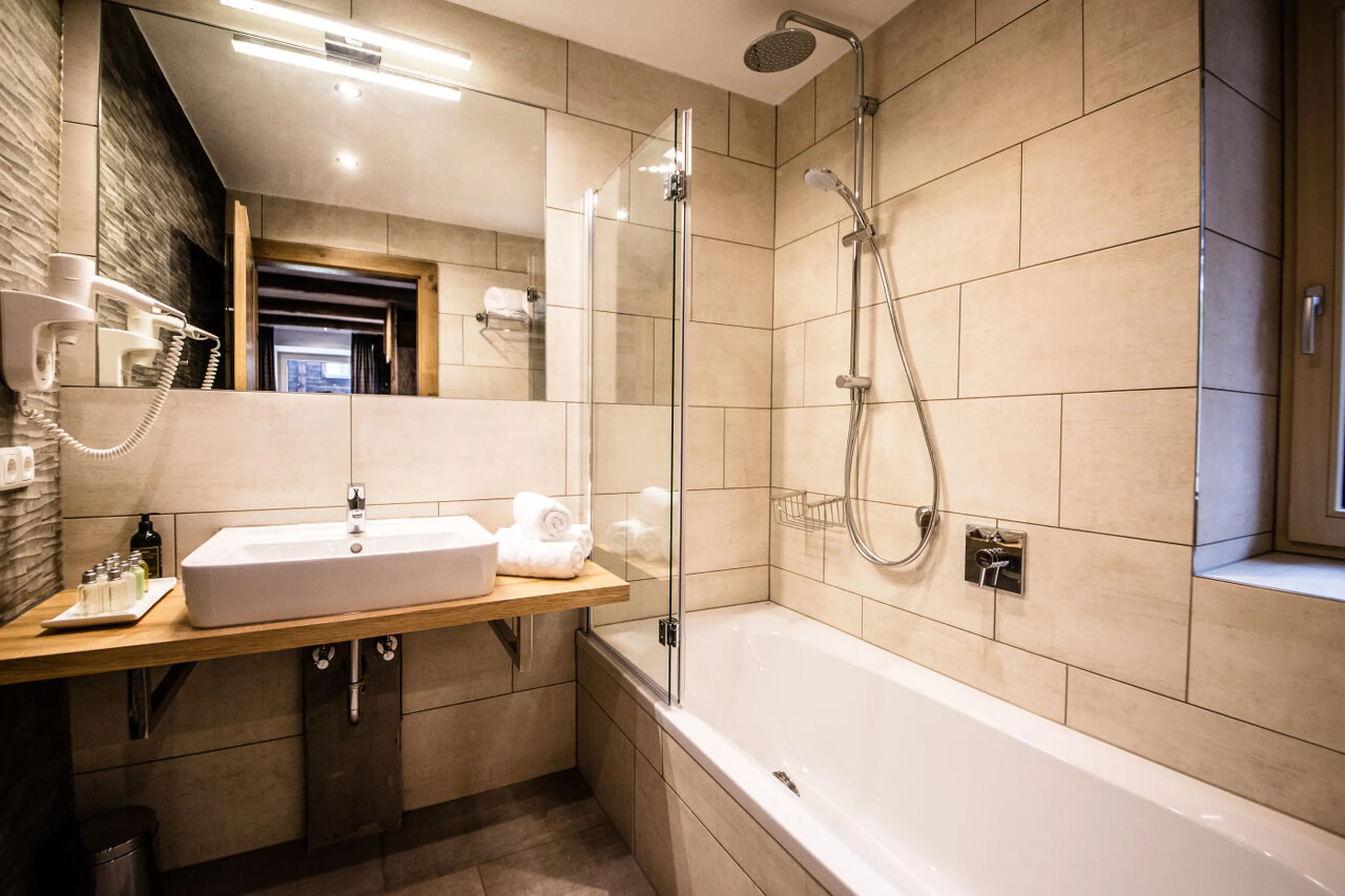 En-suite bathroom in Chalet 53 in St Anton