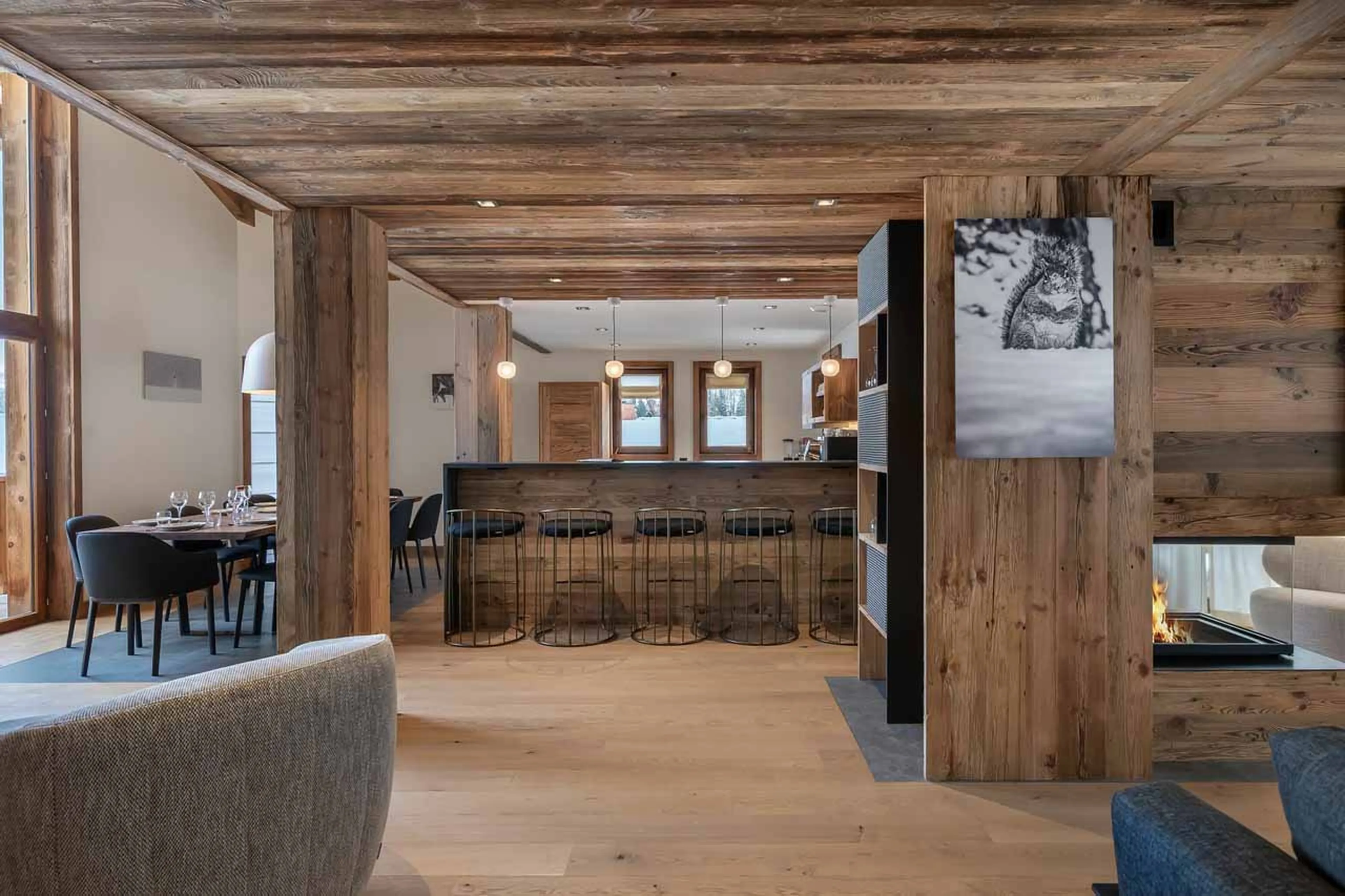 Dining area and kitchen at Chalet CIUK in Courchevel 1550