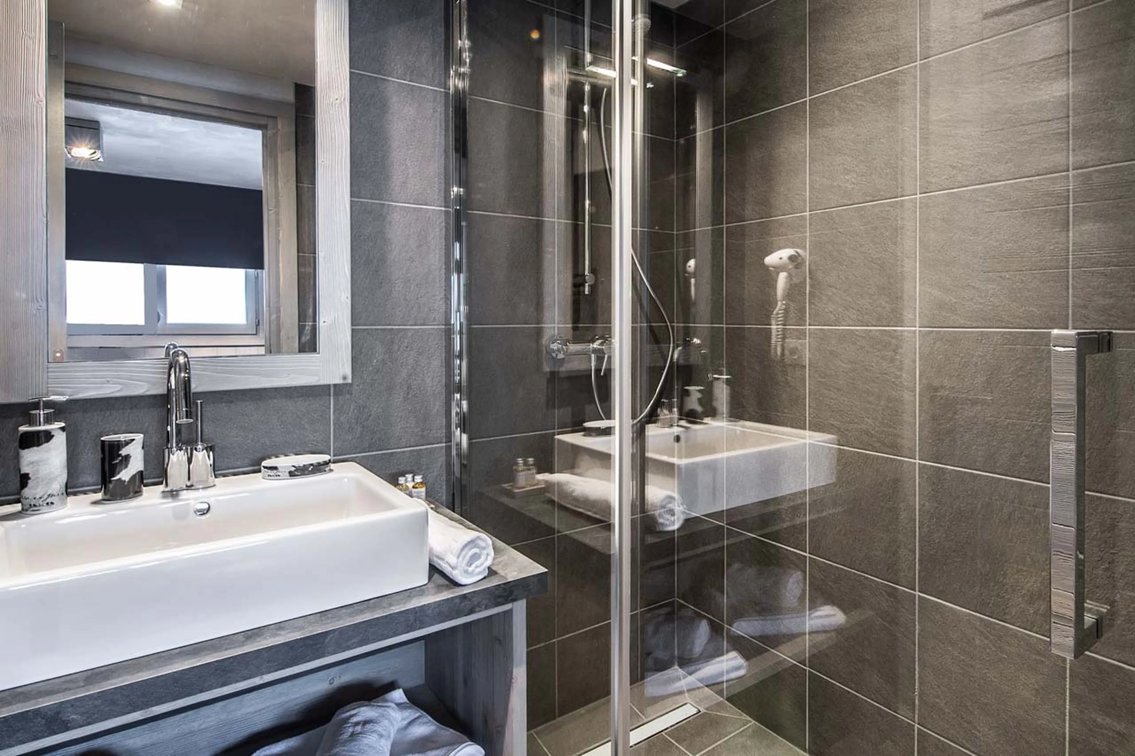 En-suite shower room at Apartment Abondance in Courchevel 1650