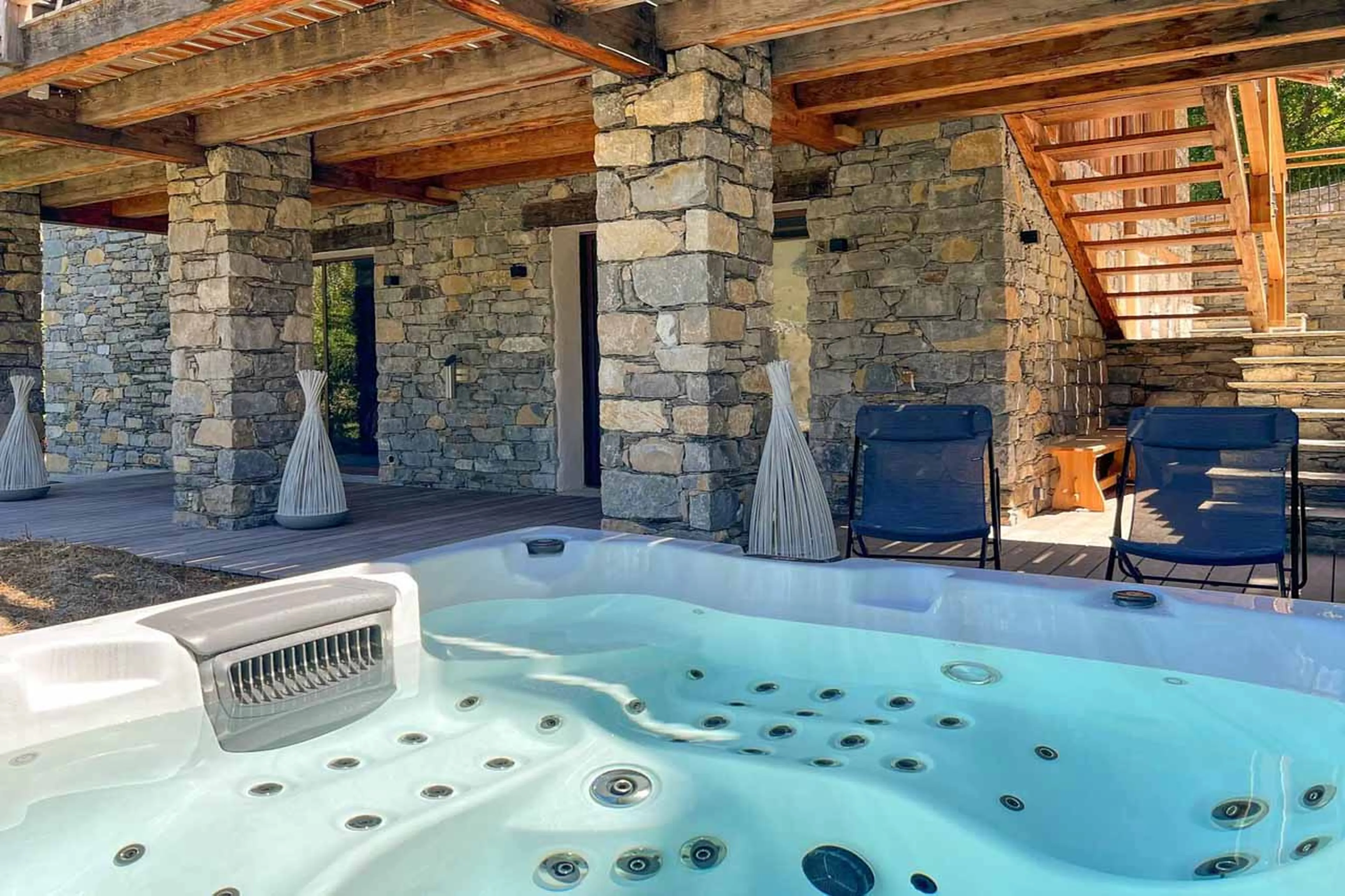 Jacuzzi at Chalet Aloha in St Martin de Belleville