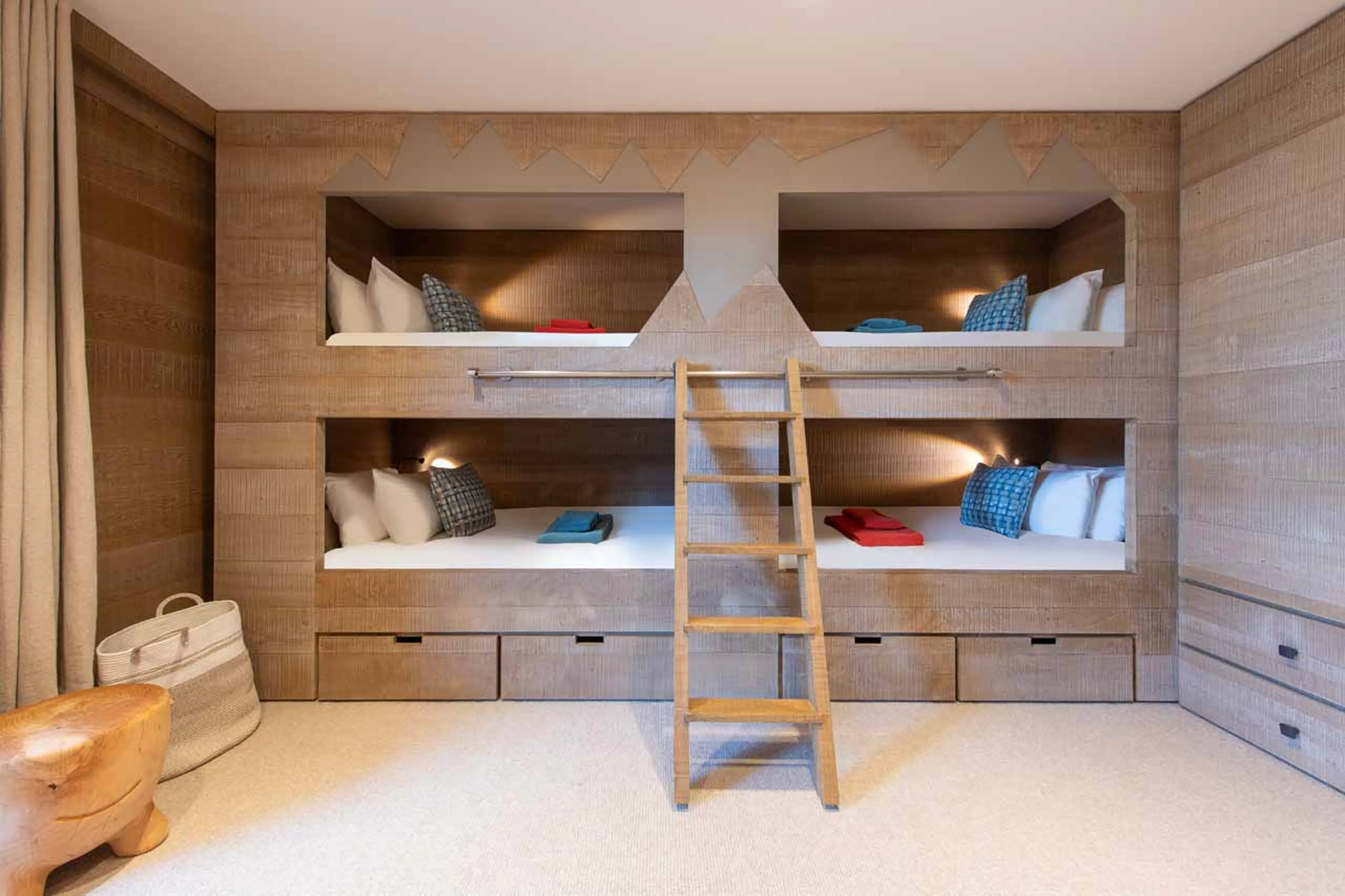 Bunk beds at Chalet Alpaca in Meribel