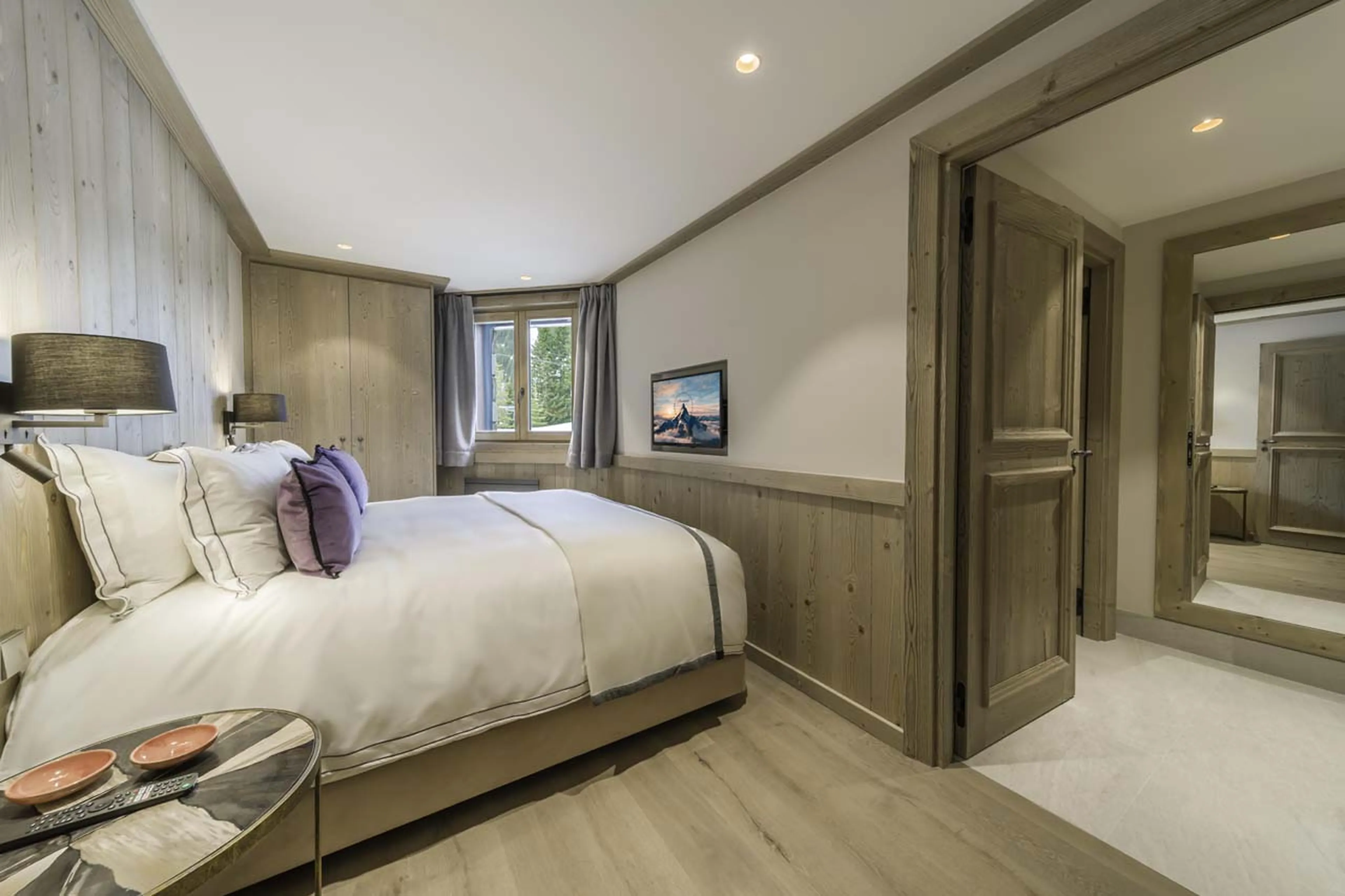 Double bedroom in Chalet Alpin, Courchevel 1850