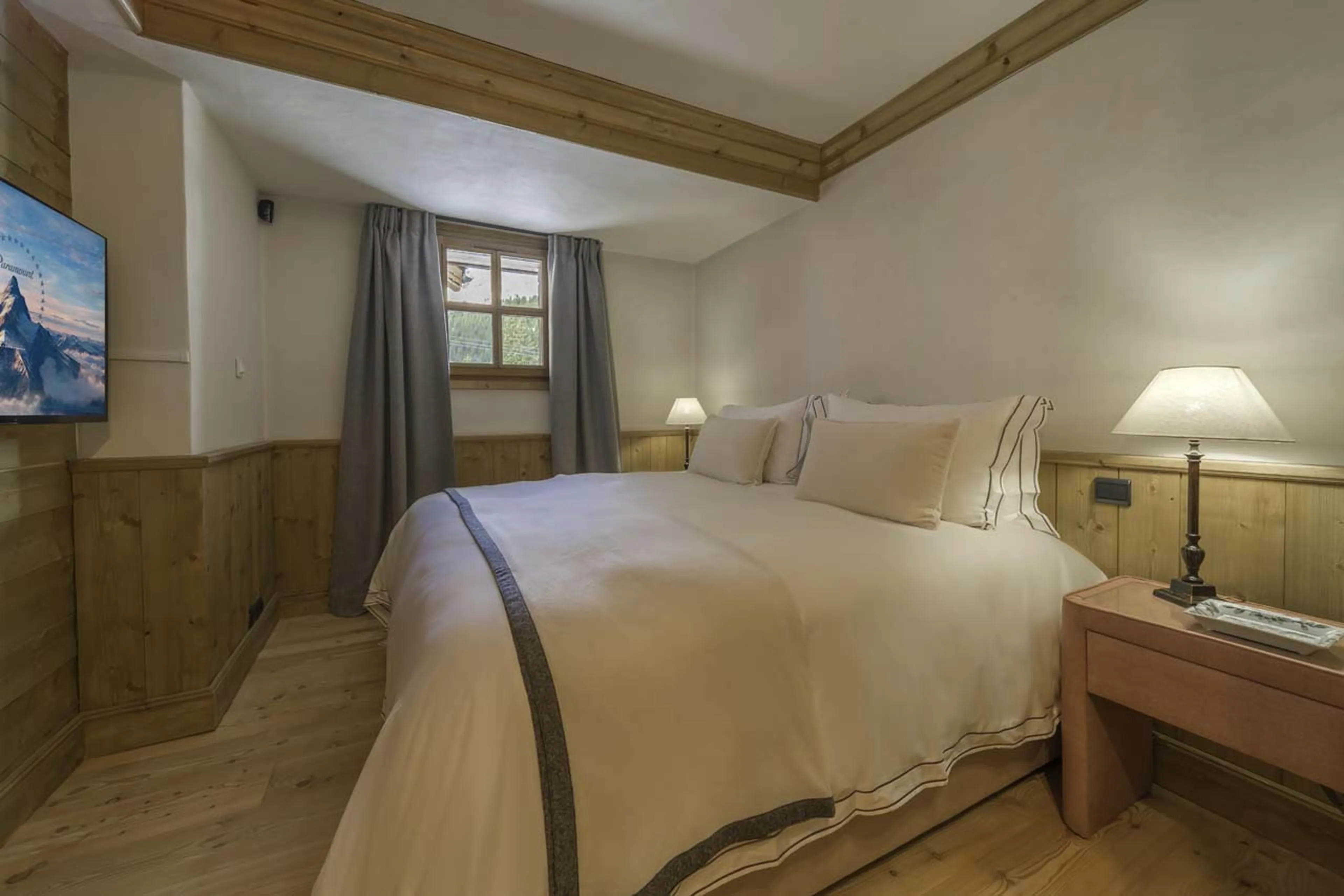 Double bedroom in Chalet Alpin, Courchevel 1850