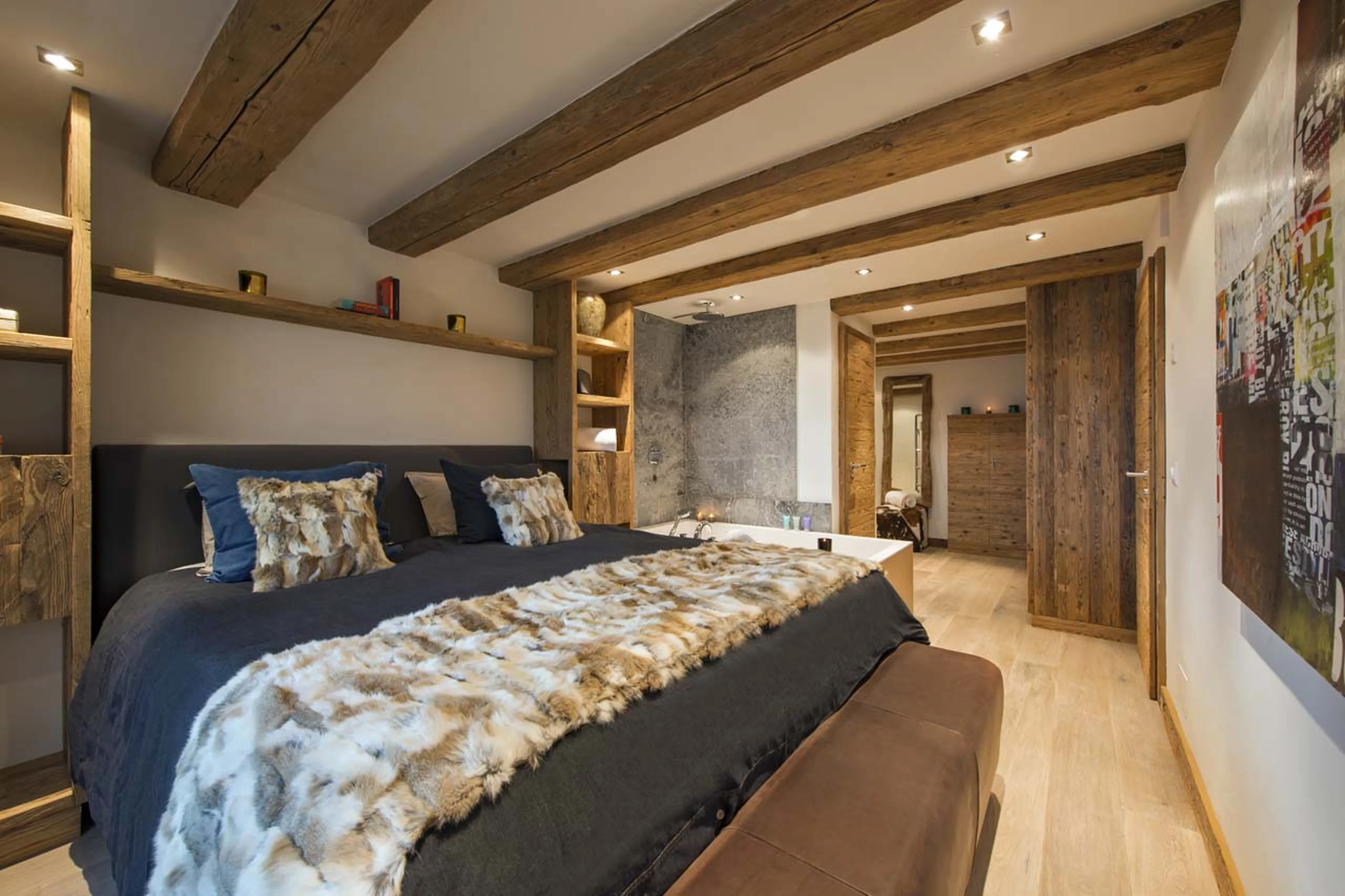 Master bedroom in Chalet Alpine Roc in Verbier