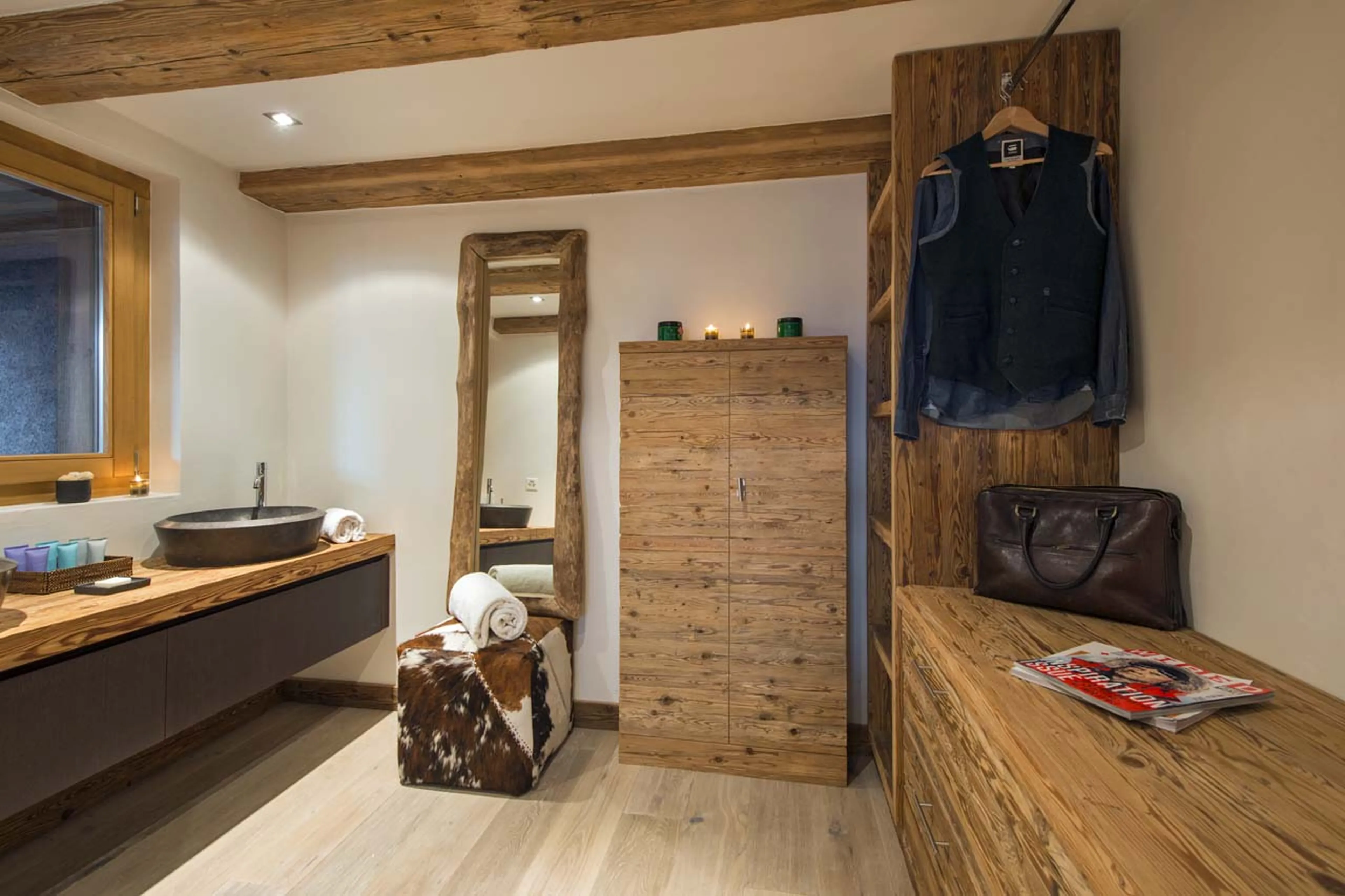 Dressing area in Chalet Alpine Roc in Verbier