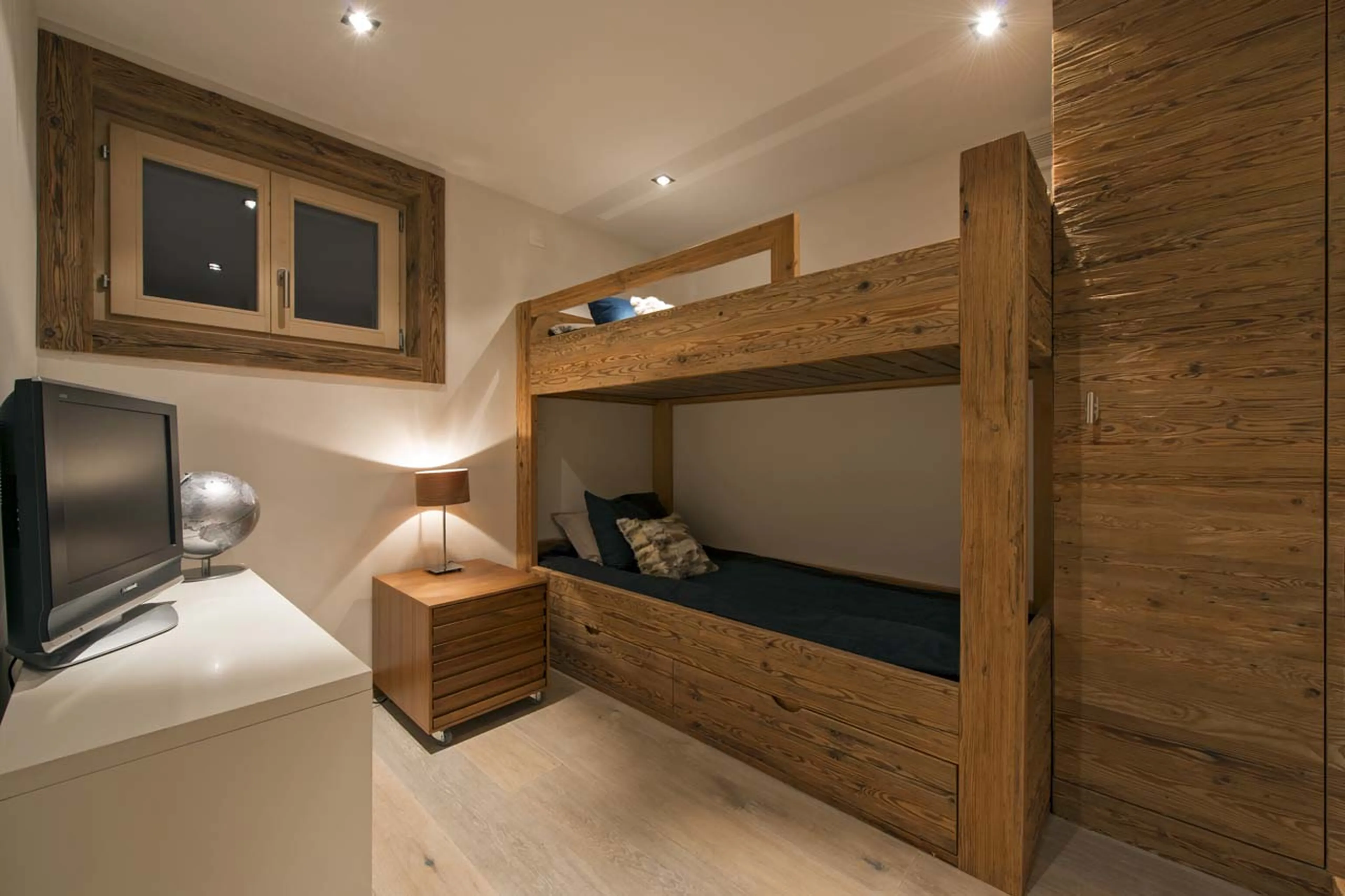 Bunk bedroom in Chalet Alpine Roc in Verbier