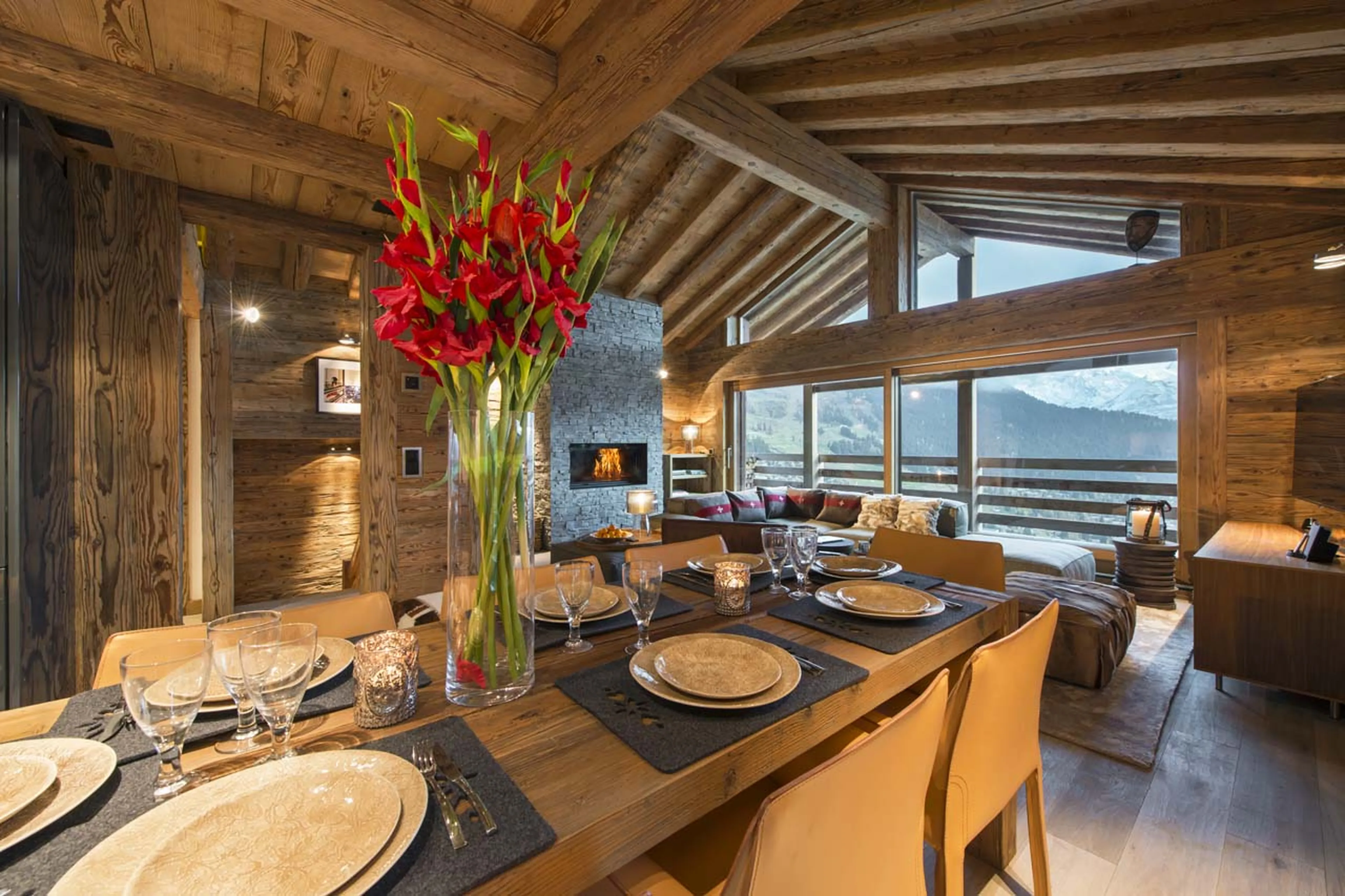 Open dining room in Chalet Alpine Roc in Verbier
