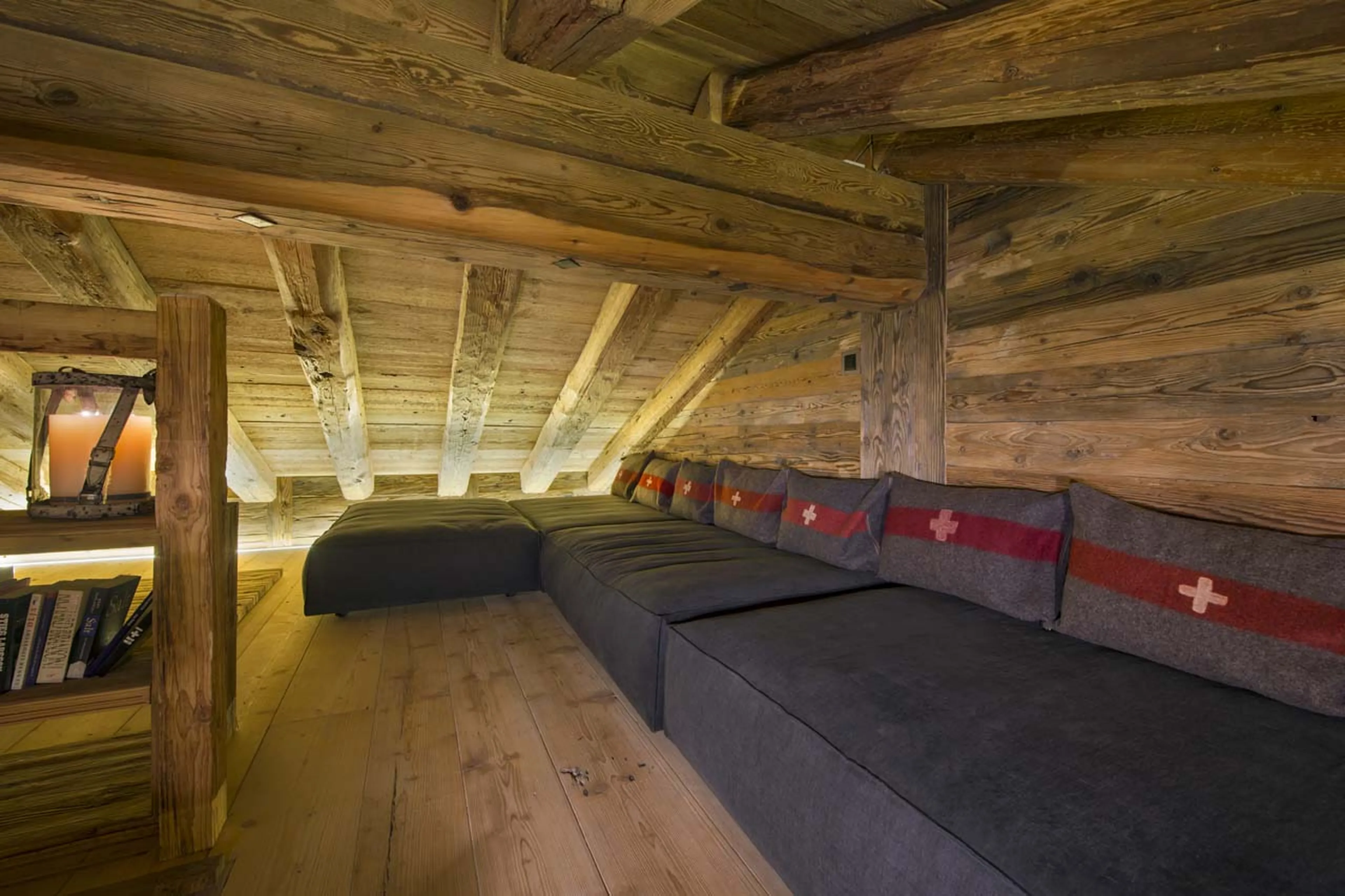 TV room in Chalet Alpine Roc in Verbier
