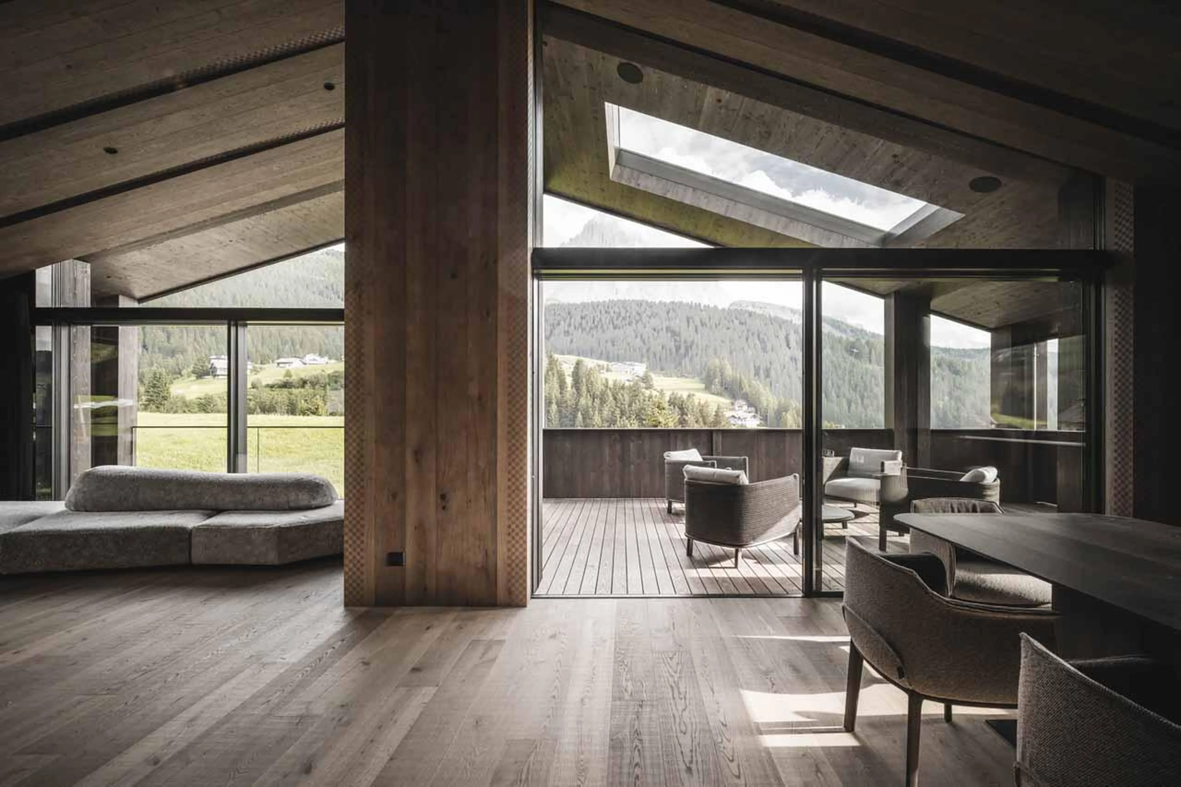 Open-plan living area at Chalet Alpurio in Val Gardena