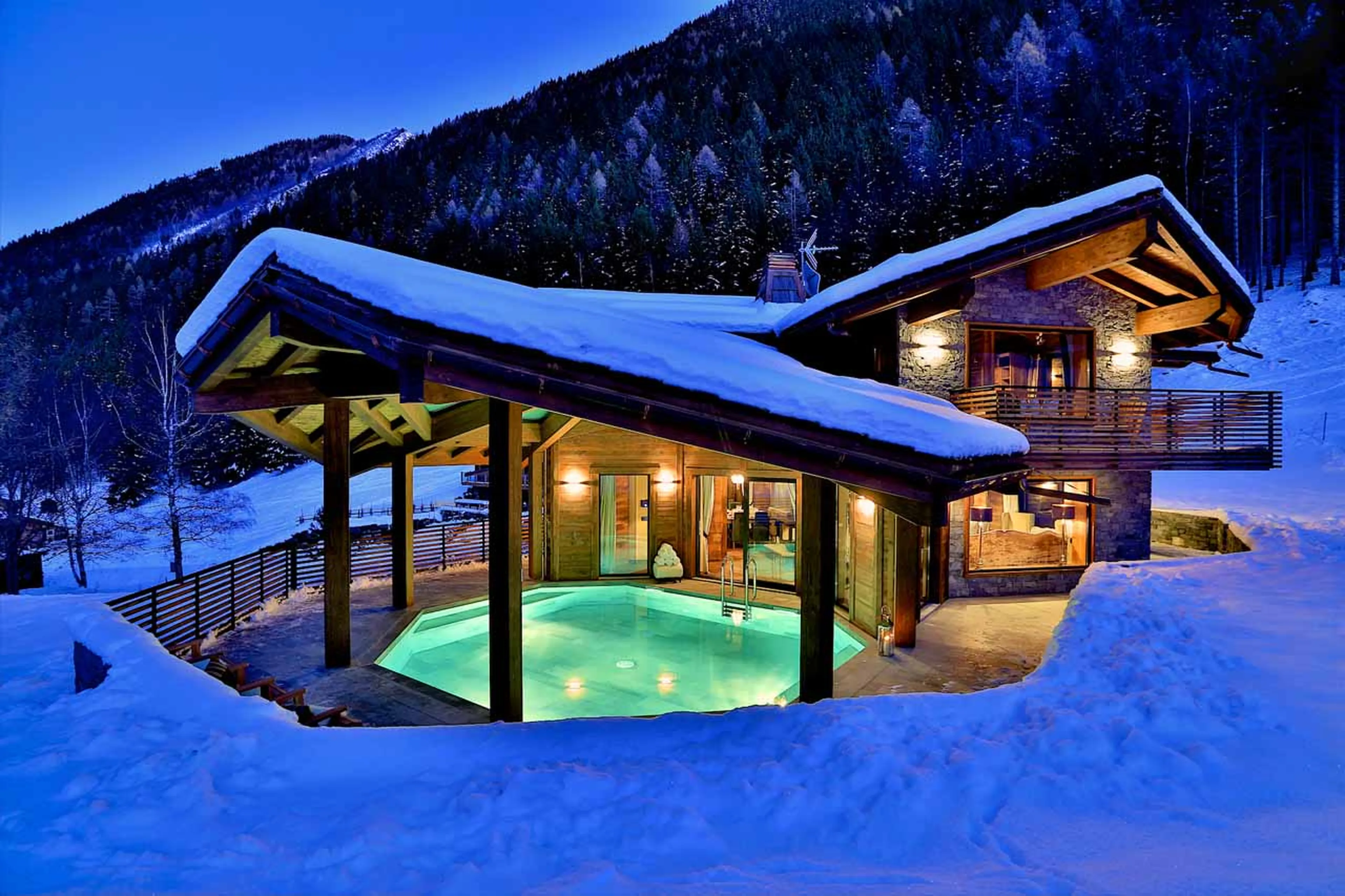 Exterior of Chalet Alta in Chamonix with view of pool