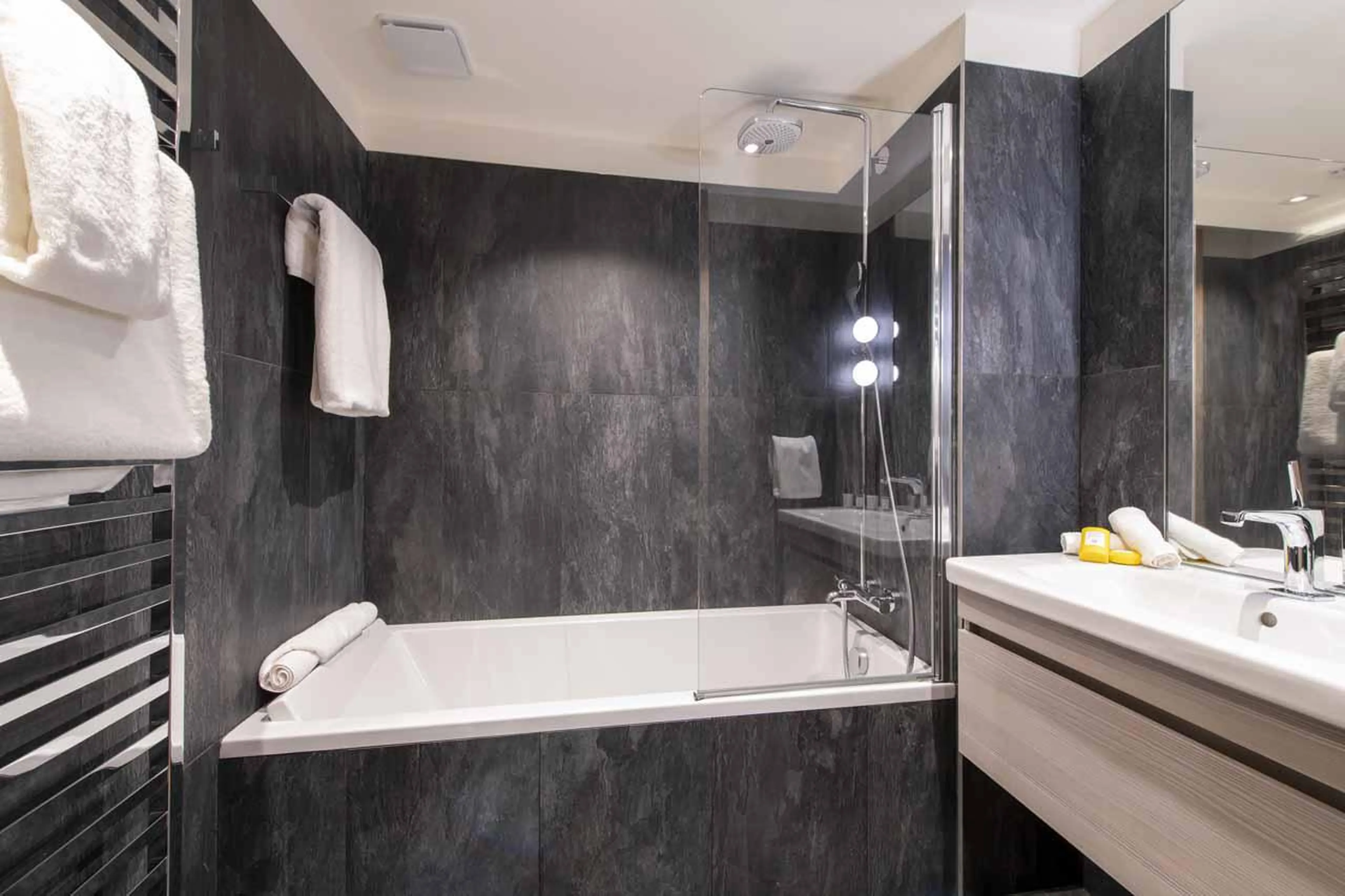 Bathroom six at Chalet Altius in Meribel