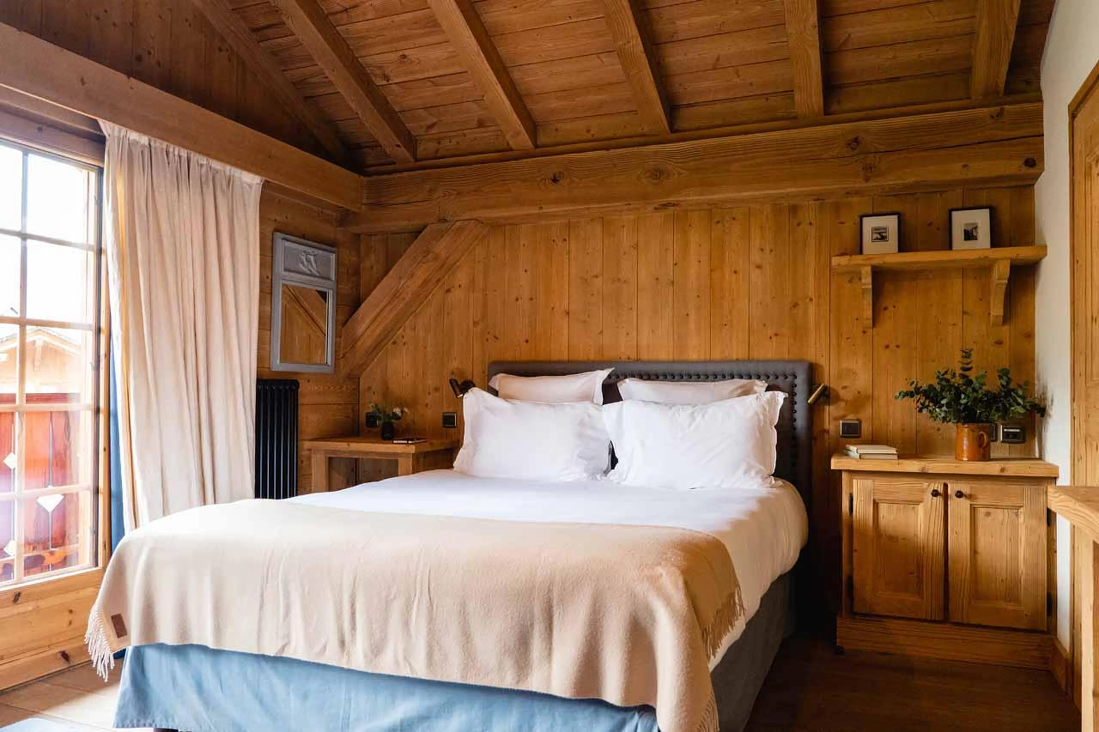 Double bedroom in Chalet Ambroise, Megeve