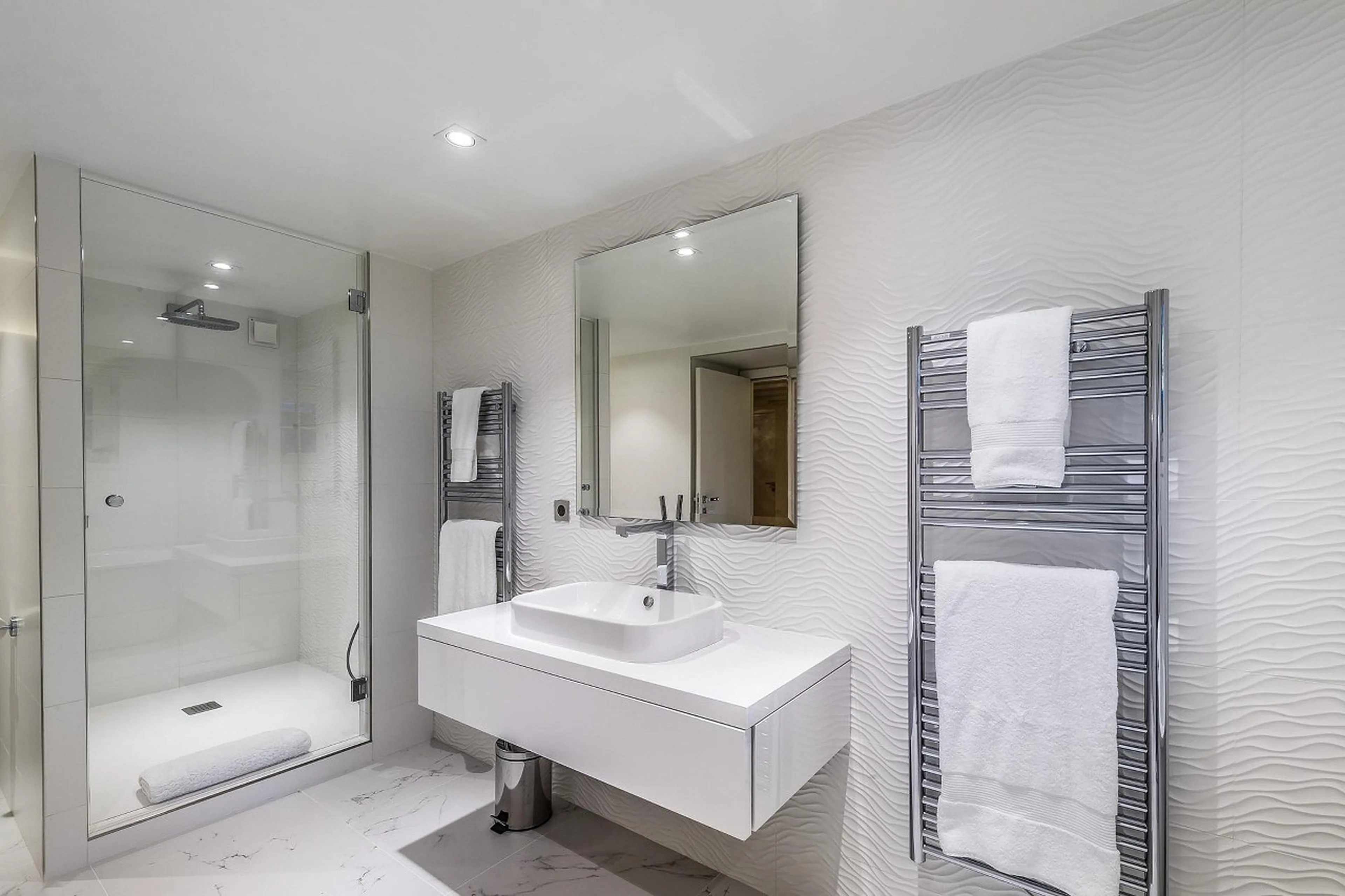 Shower in en-suite bathroom in Chalet Amnesia in Courchevel 1650