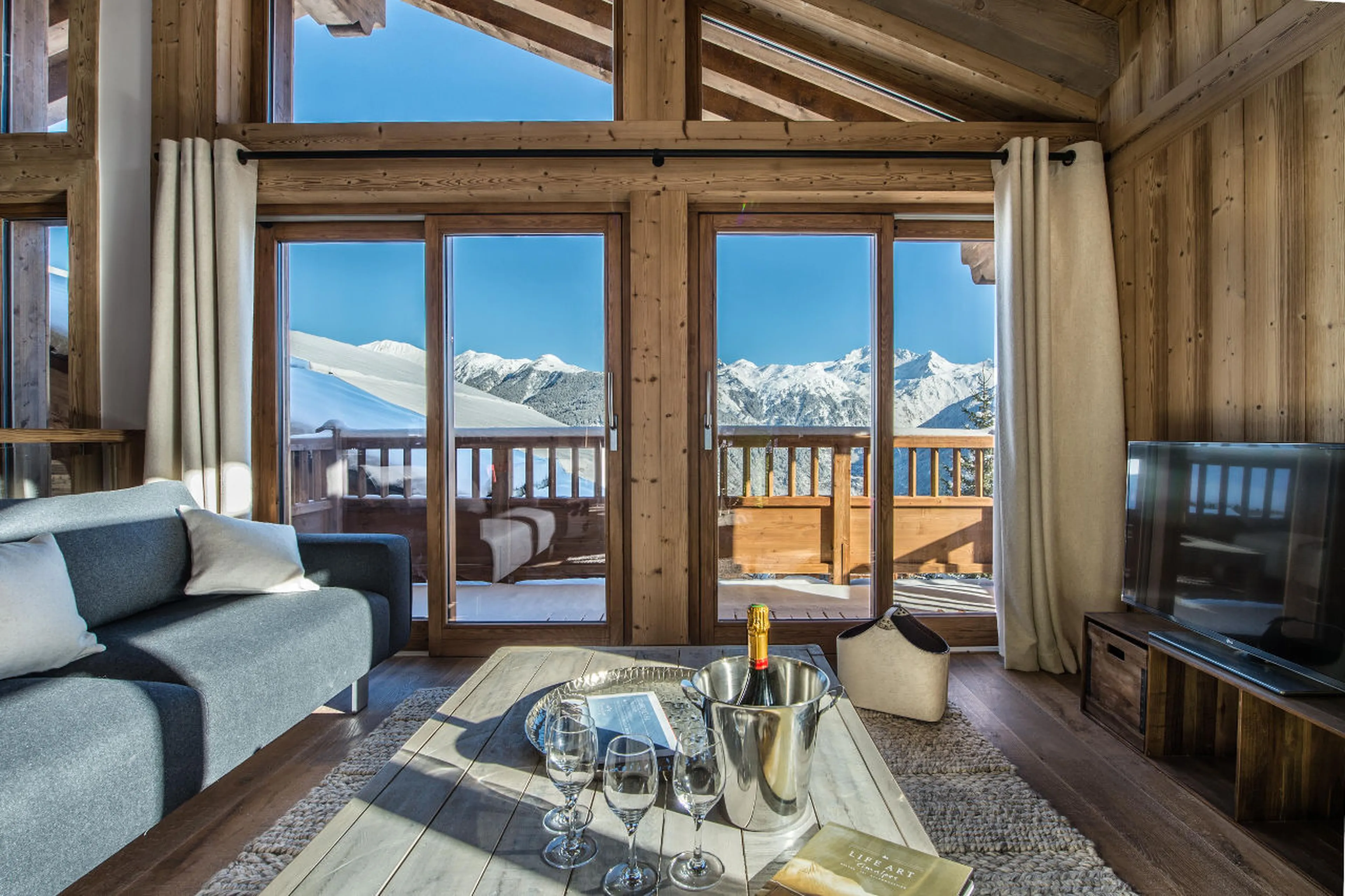 TV in living area of Chalet Ancolies in Courchevel 1550