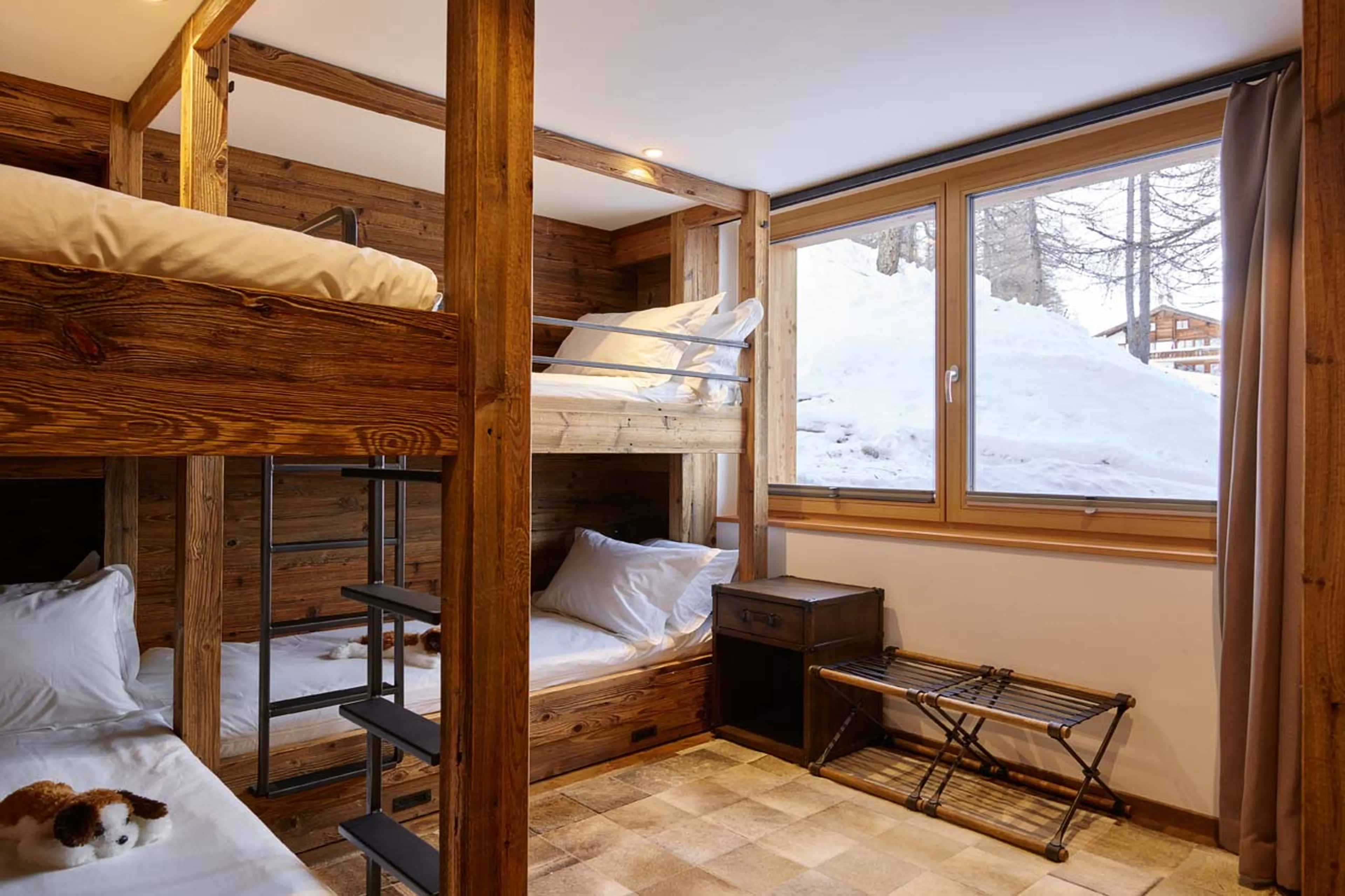 Bunk room for four at Chalet Annapurna in Saas Fee