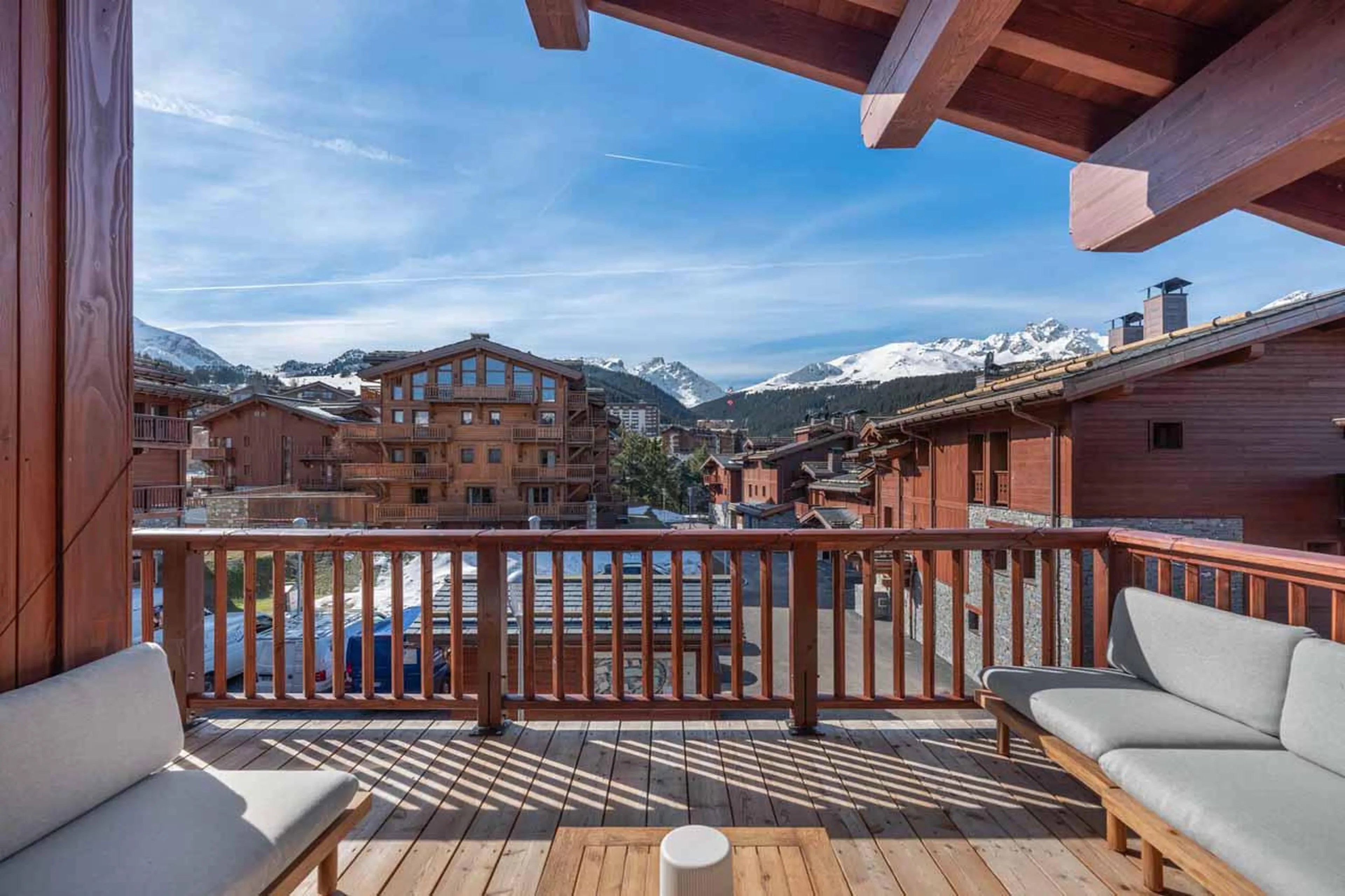 Outdoor seating on balcony in Chalet Arpont, Courchevel 1650