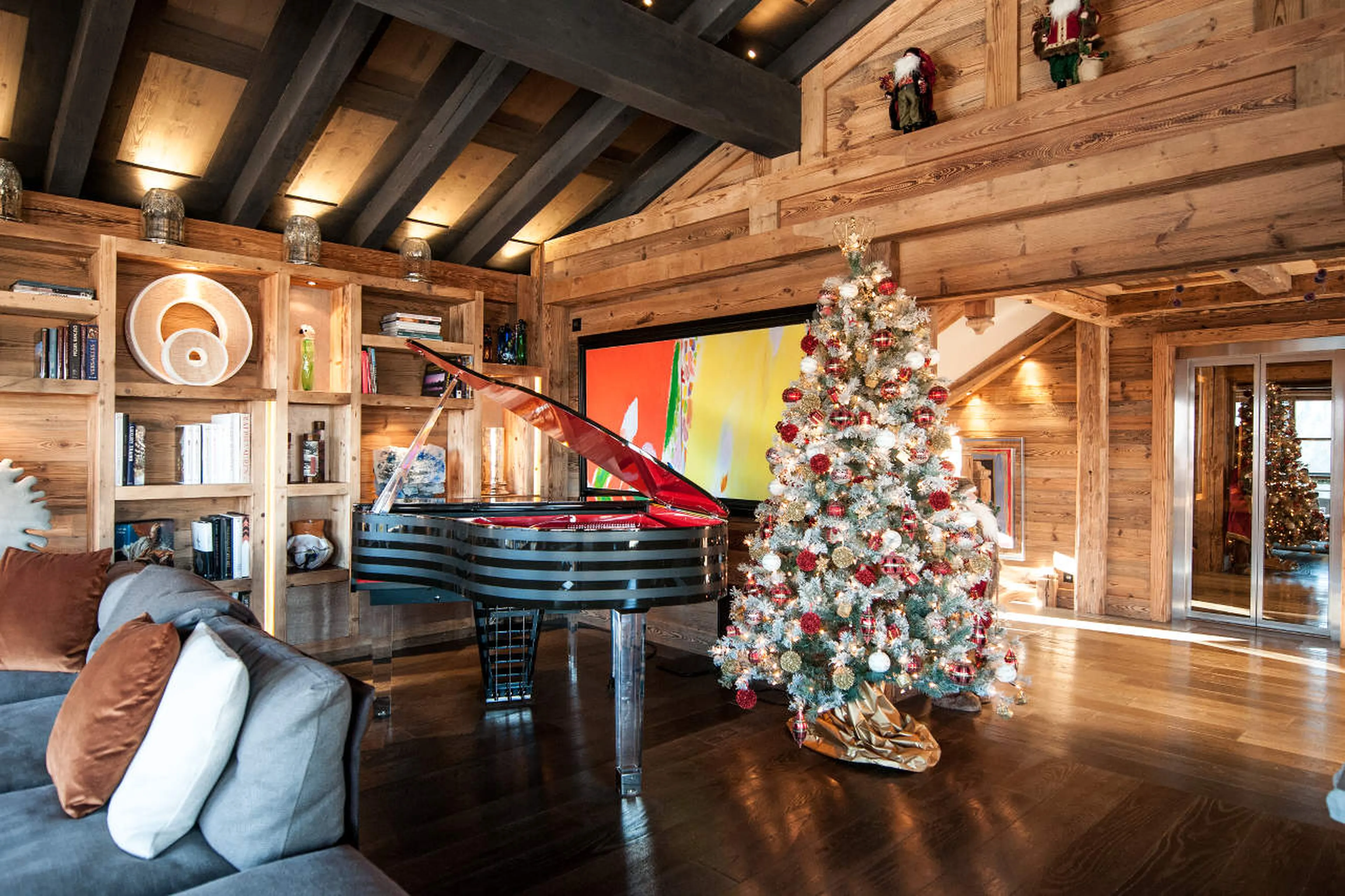 Piano corner in Chalet Art in Courchevel 1850