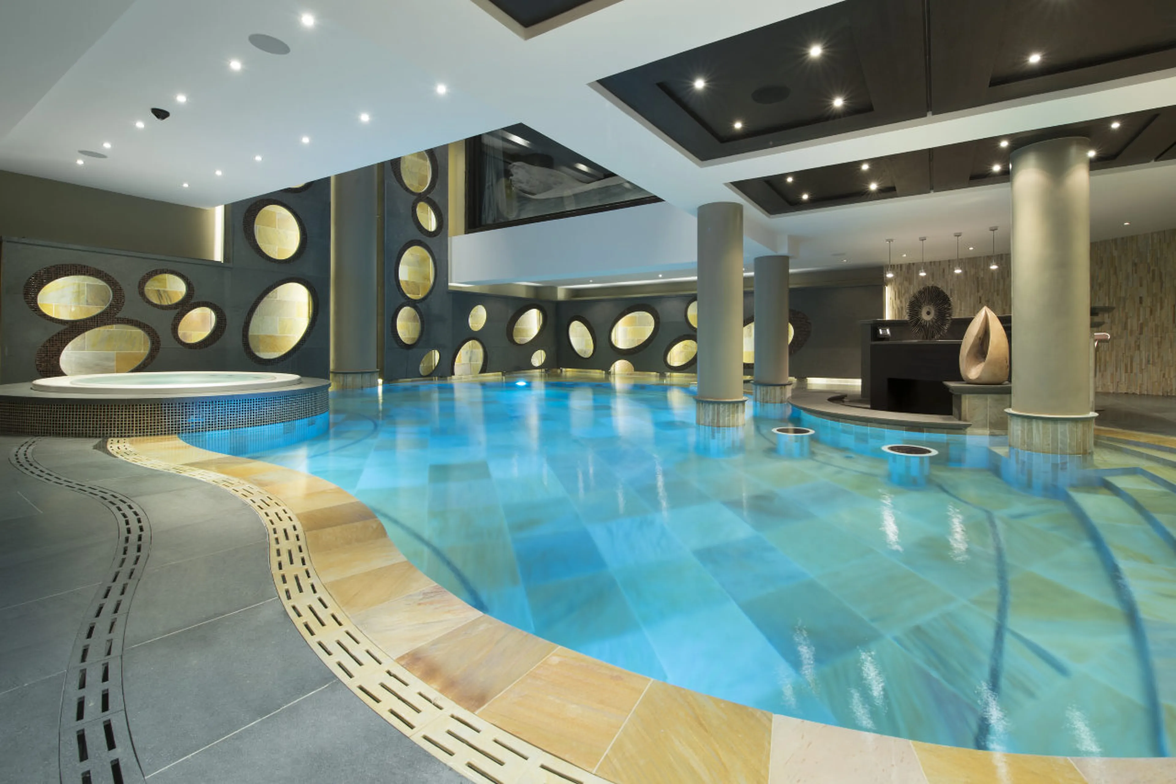 Heated indoor swimming pool in Chalet Art in Courchevel 1850