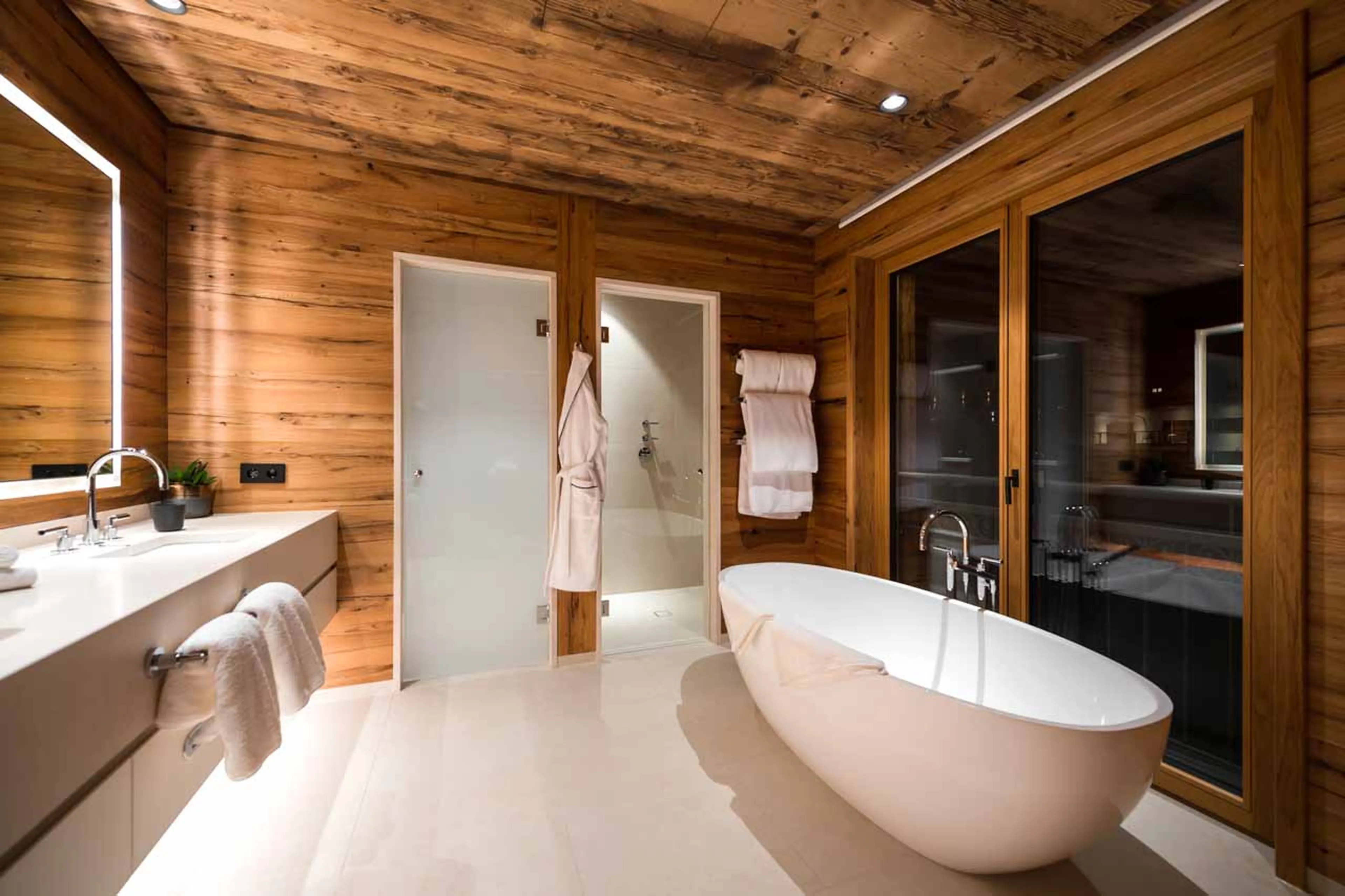 bathroom two at Chalet Arula 2 in Lech