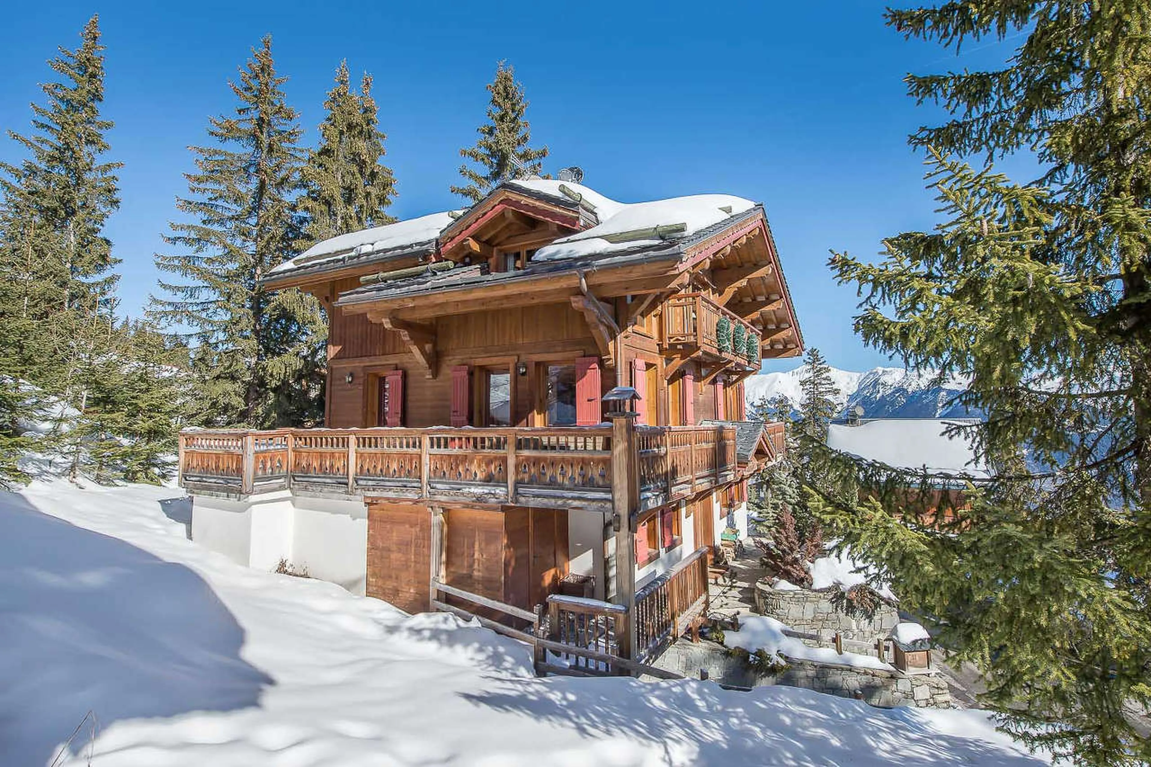 South-East facing terrace of Chalet Aspen in Courchevel 1850