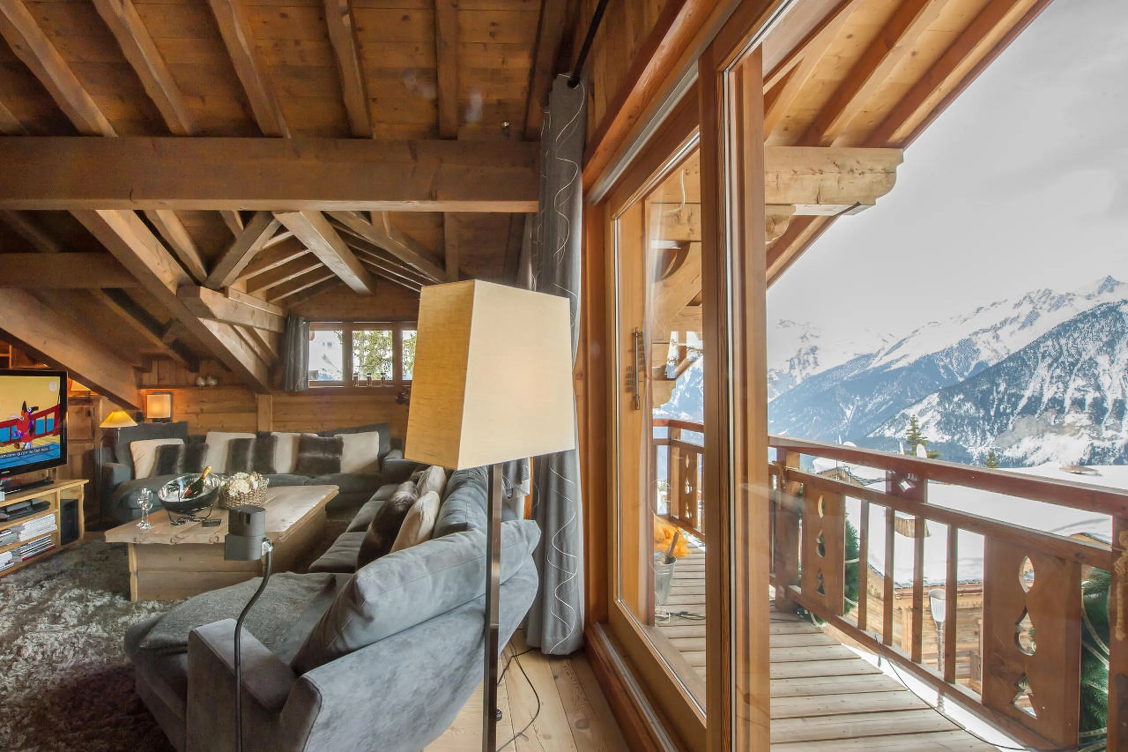 Easy terrace access to admire view from Chalet Aspen in Courchevel 1850