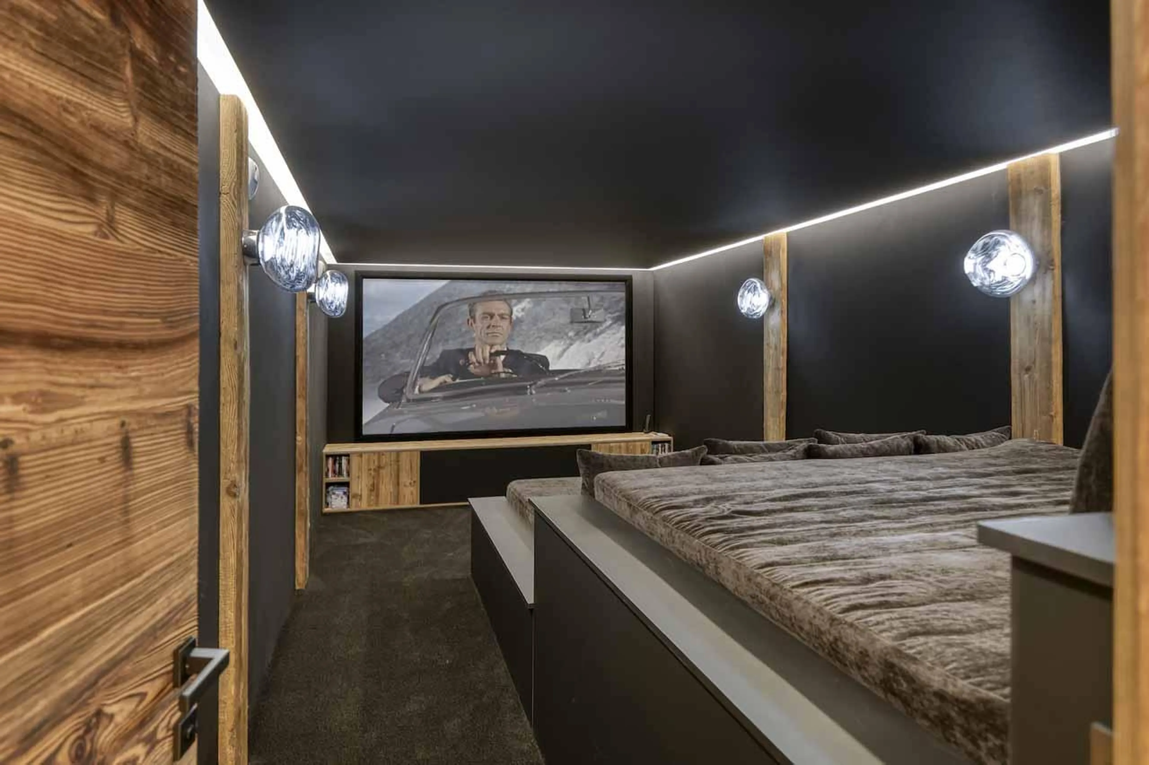 Cinema room in Chalet Aspen, Megeve