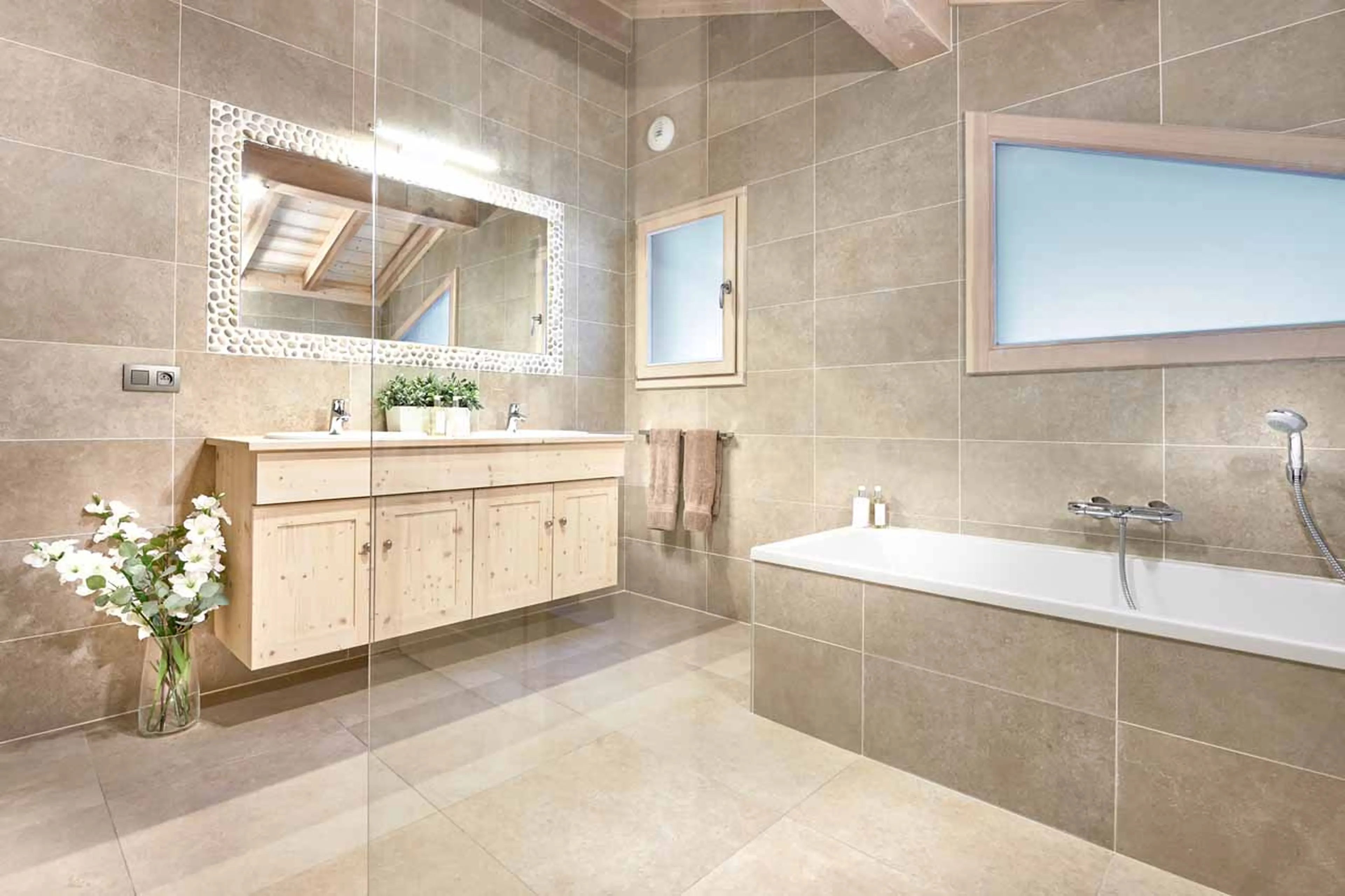 Shared bathroom at Chalet Aubois in Morzine