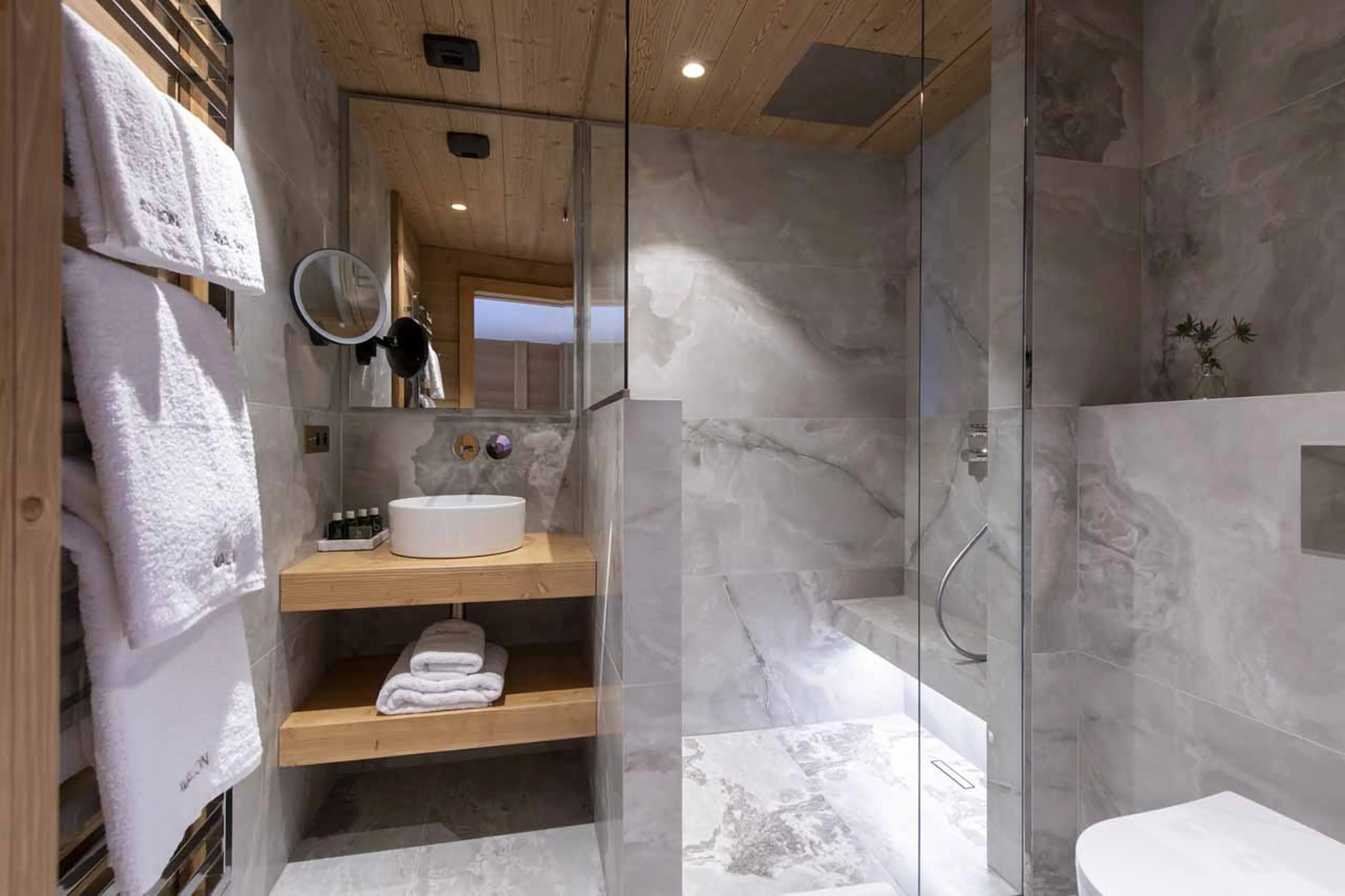 Bedroom 4 ensuite at Chalet Avalon in Les Gets