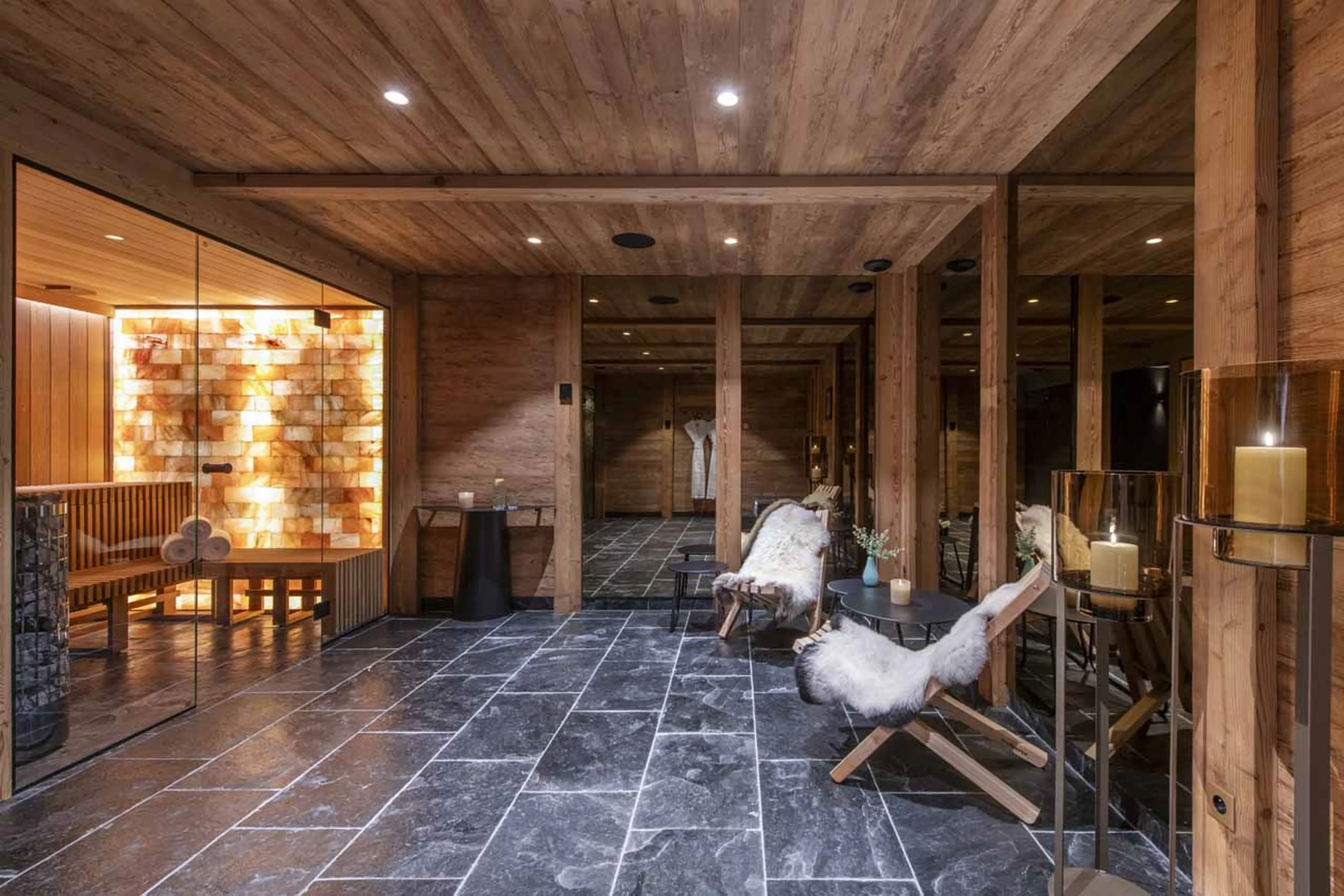 Spa seating at Chalet Avalon in Les Gets