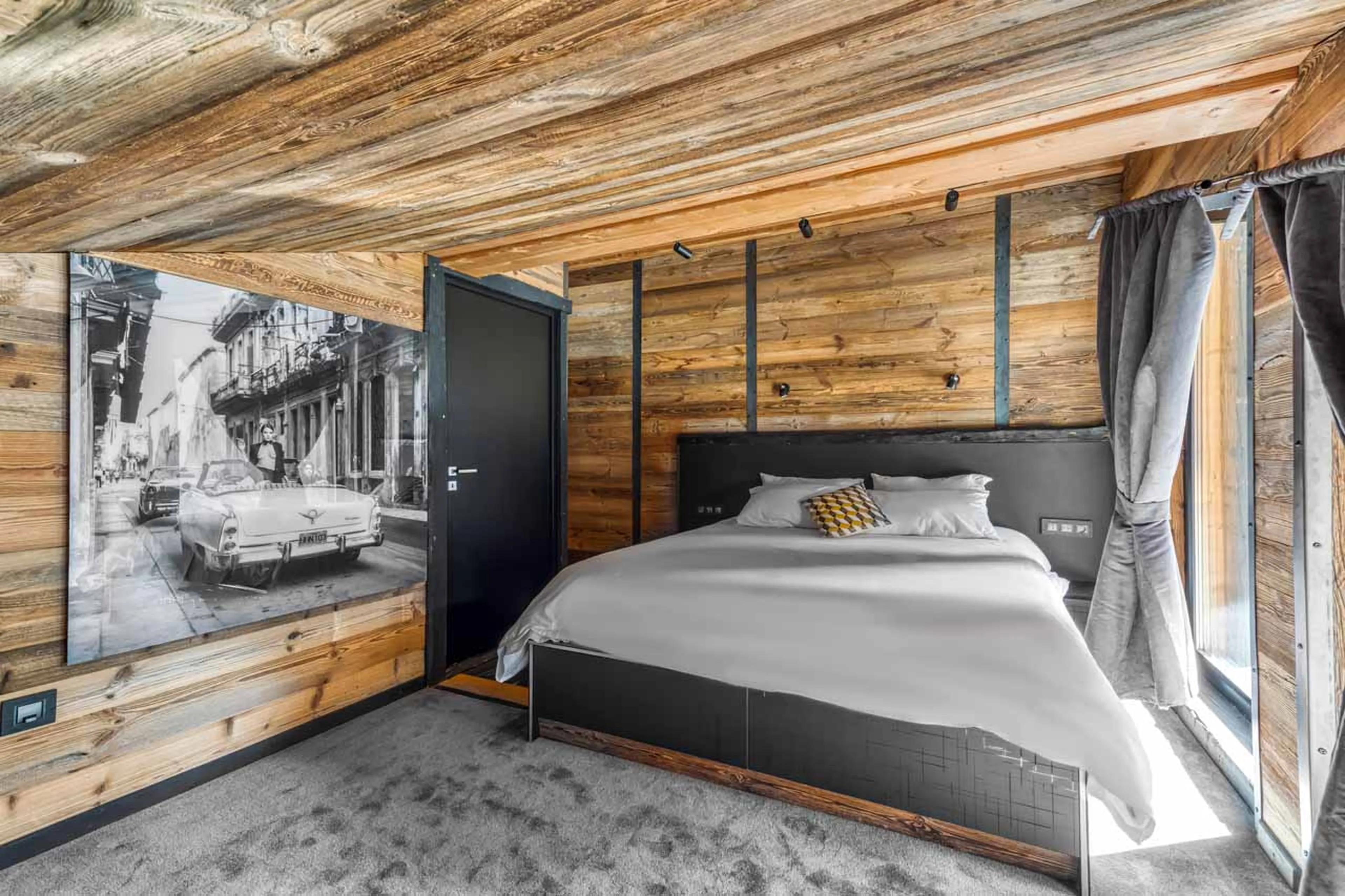 Artwork in bedroom four at Chalet Babylon in Tignes