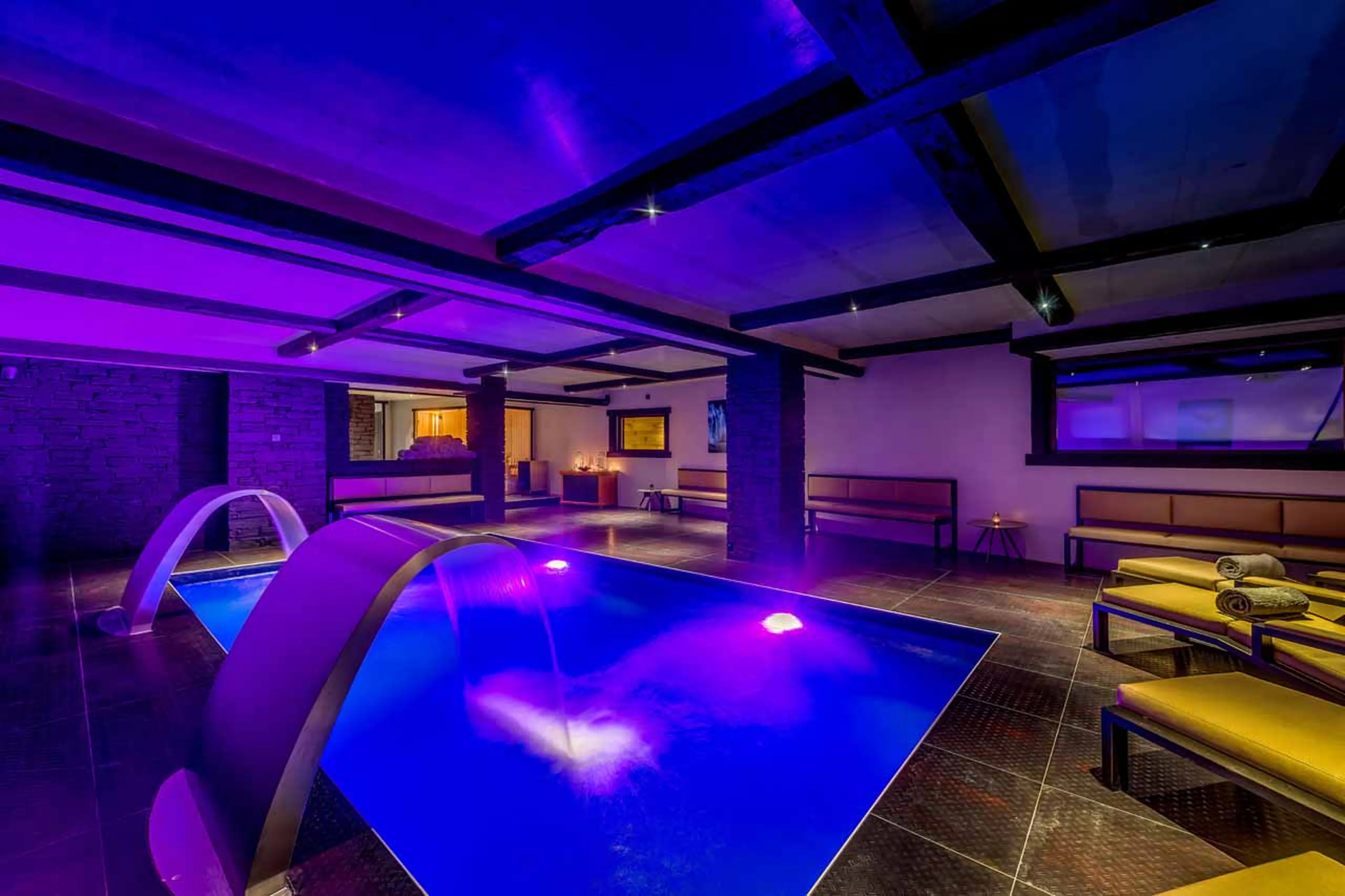 Pool with waterfalls at Chalet Babylon in Tignes