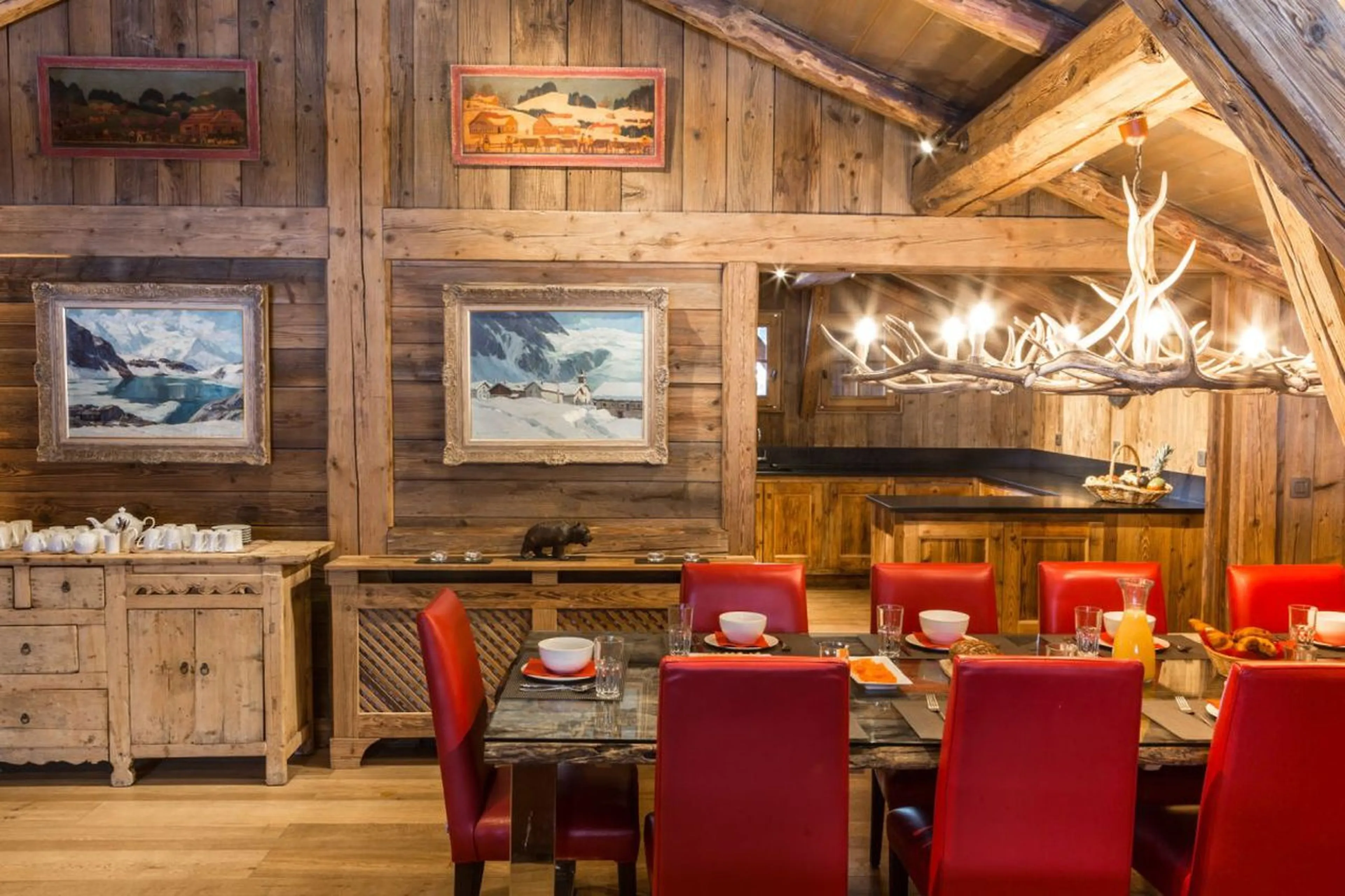 Open plan dining area next to kitchen of Chalet Baloo in Chamonix