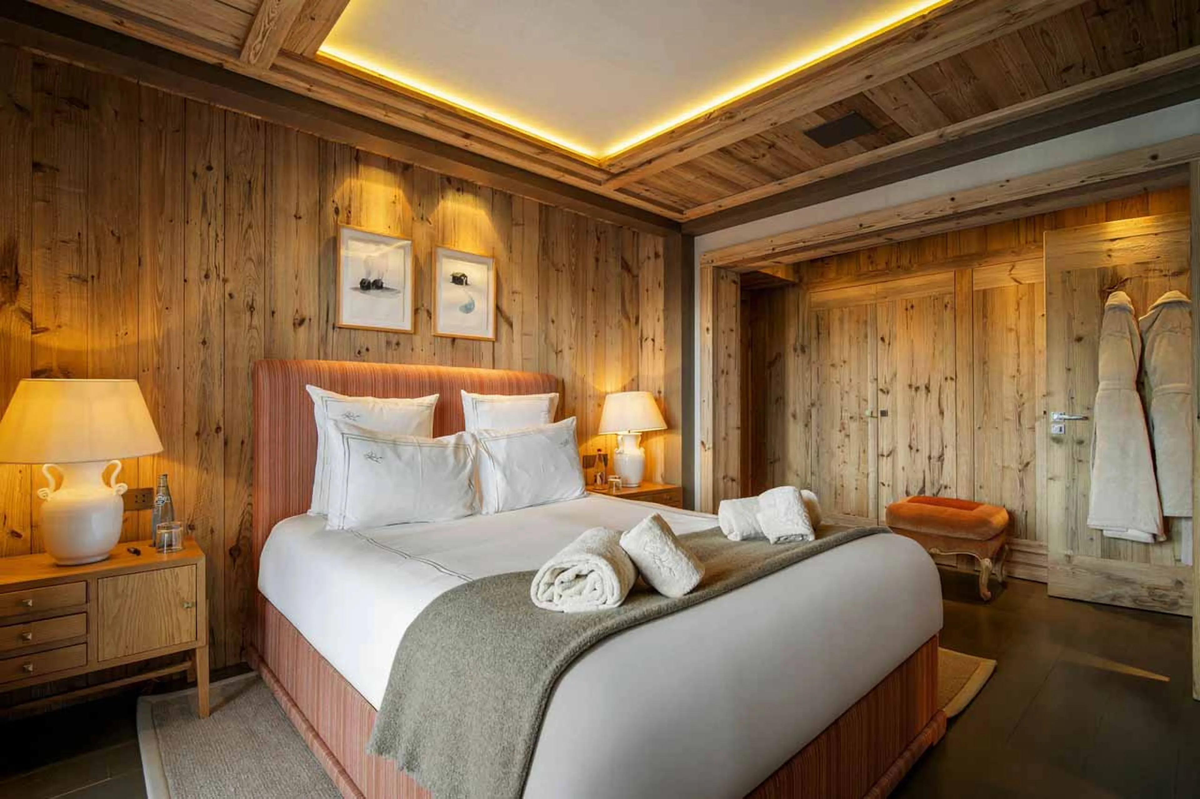En suite double bedroom, with dressing area, in Chalet Les Bastidons  in Courchevel 1850