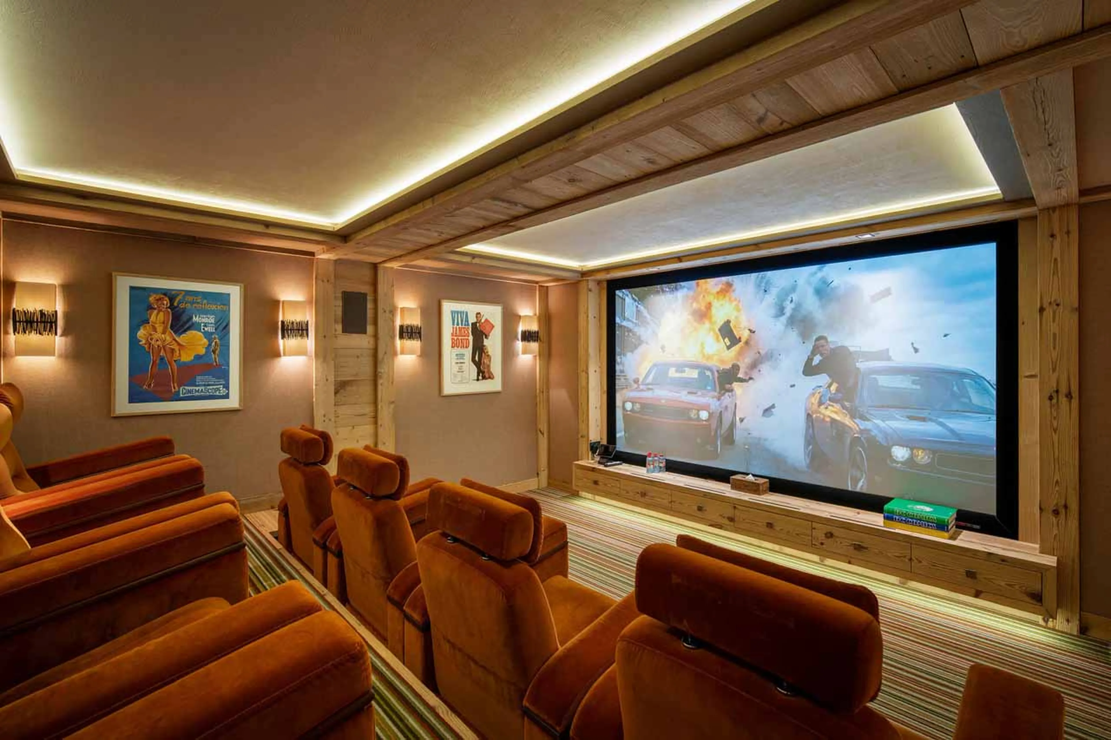 Big-screen cinema room of Chalet Les Bastidons  in Courchevel 1850