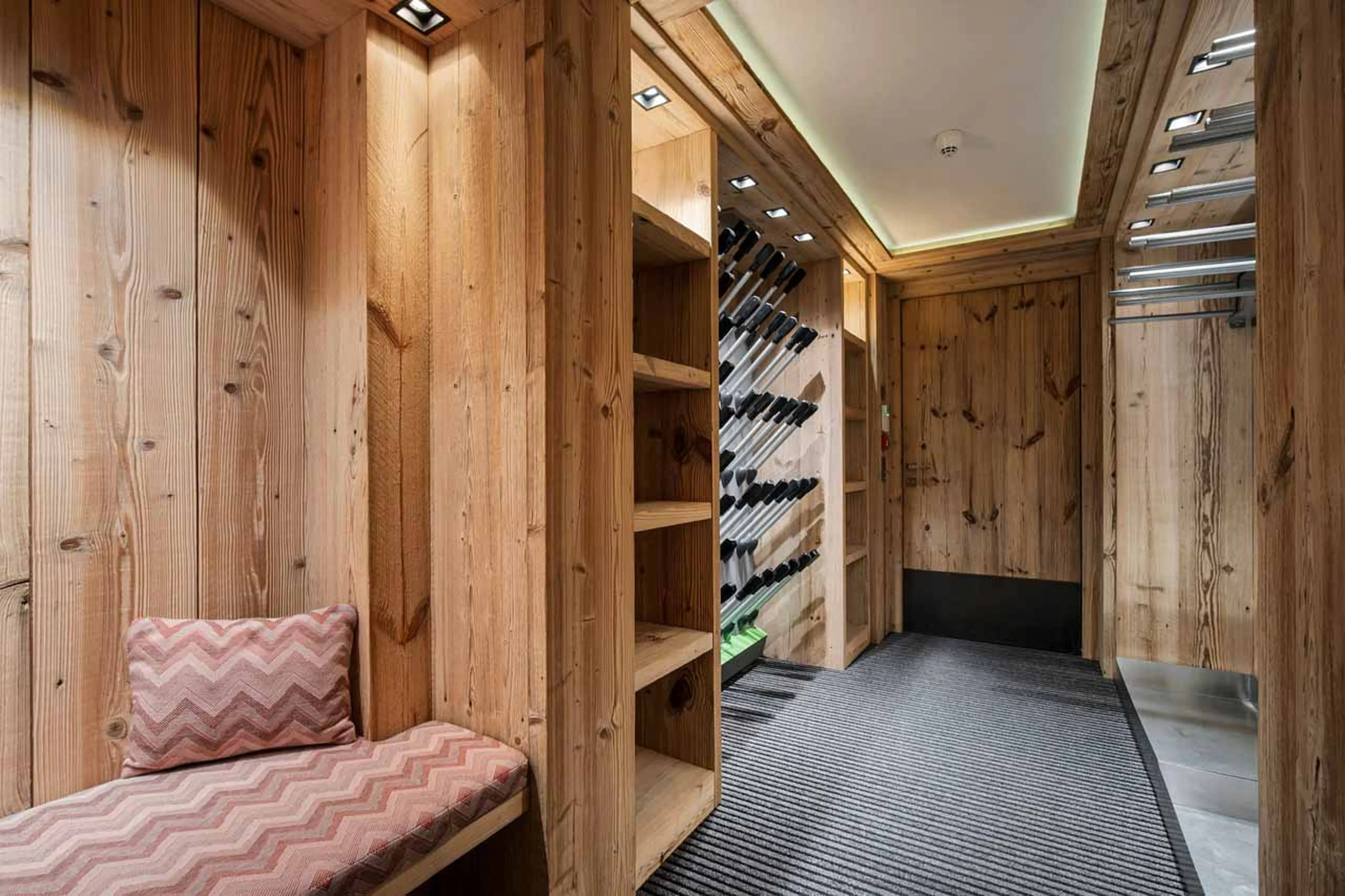 Ski room of Chalet Les Bastidons  in Courchevel 1850