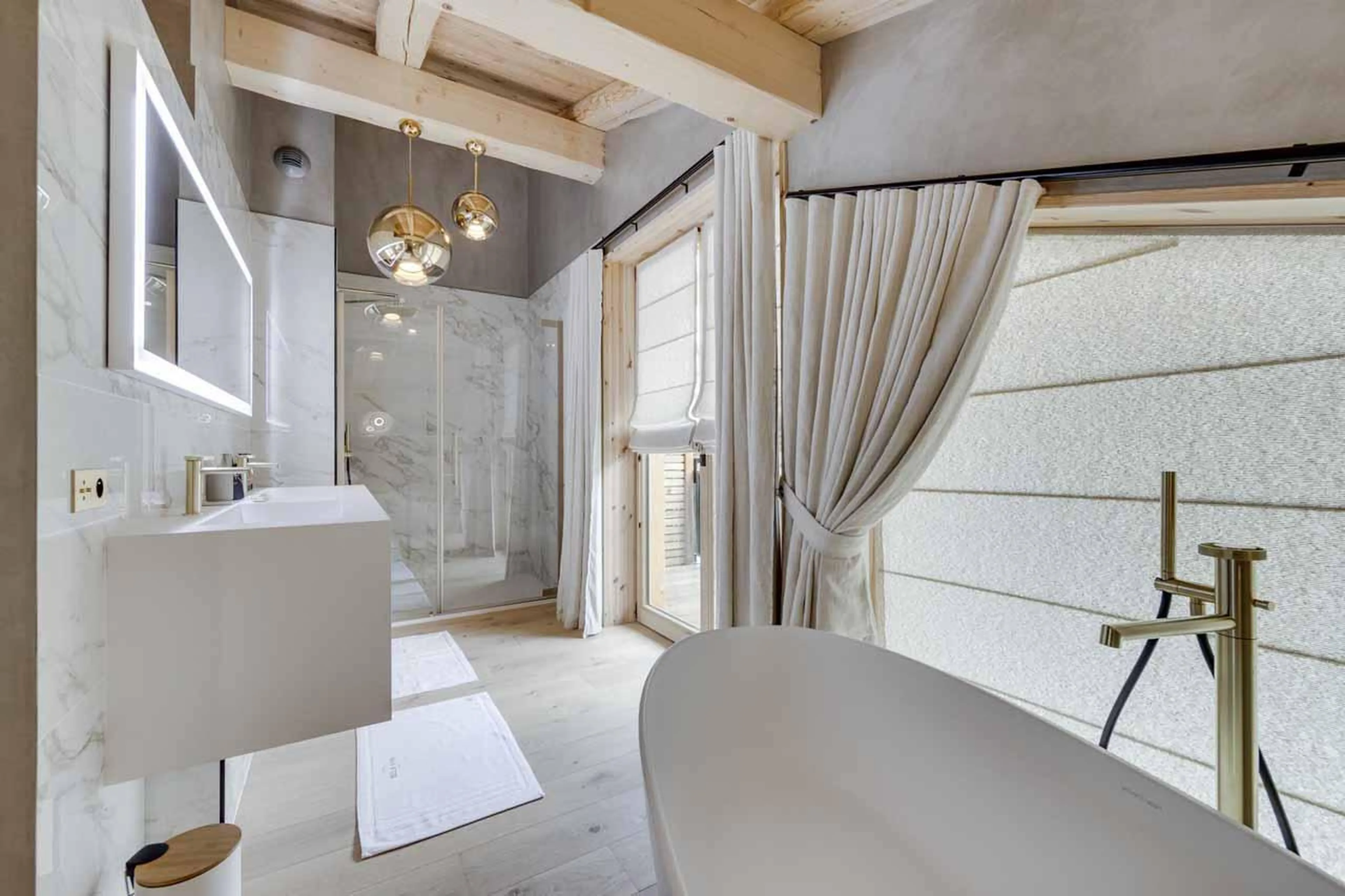 En-suite bathroom with shower in Bela Vya 1, Les Arcs