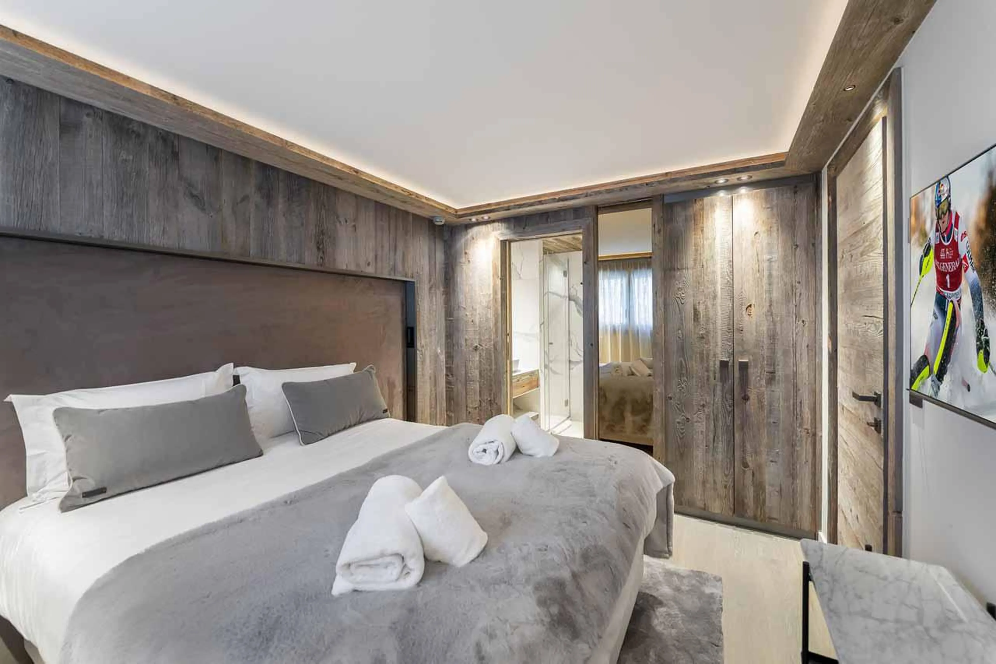 Bedroom five at Chalet Bellarossa in Courchevel 1850