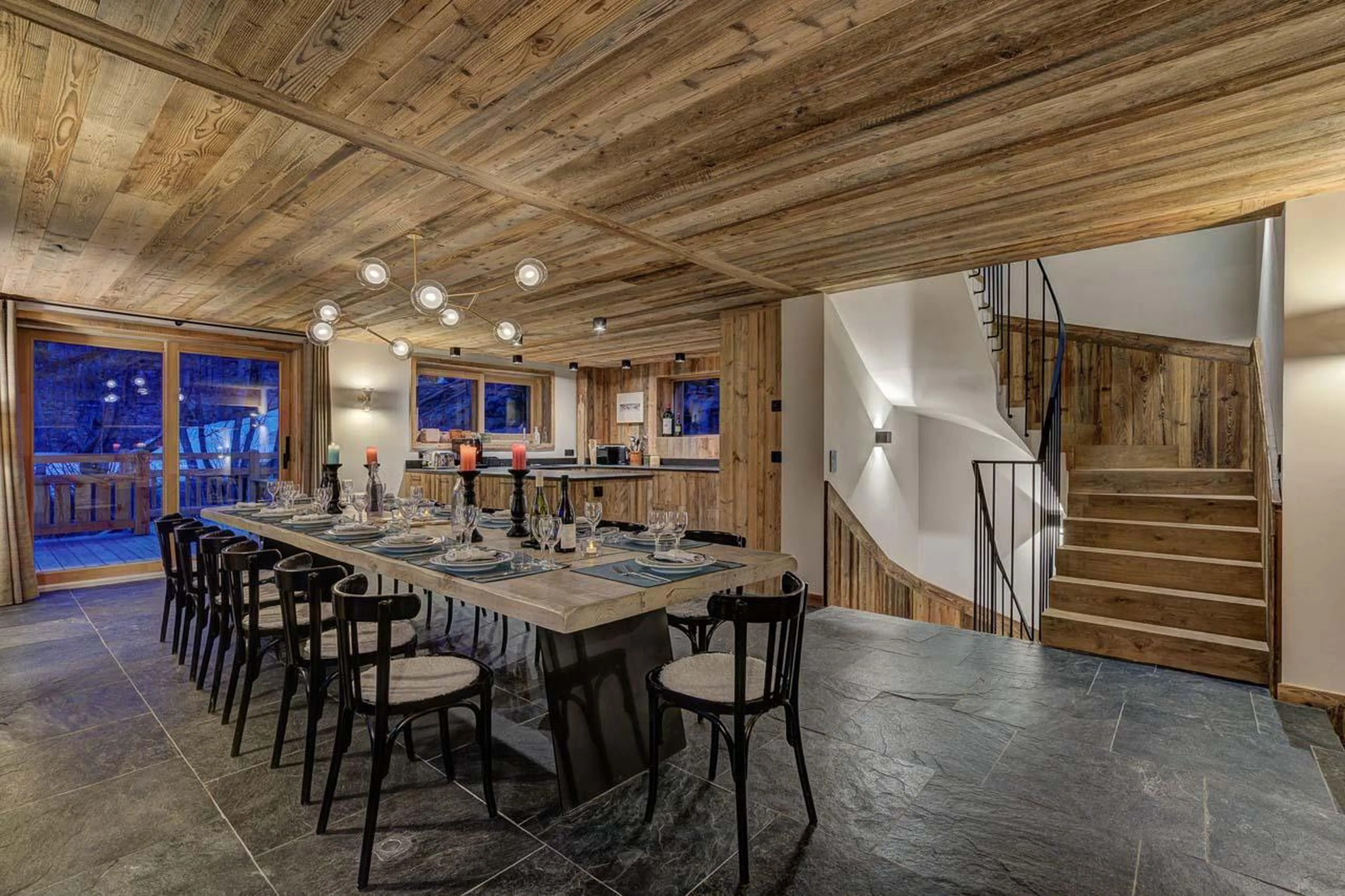 Spacious dining table at Chalet Bergeronnette in Meribel